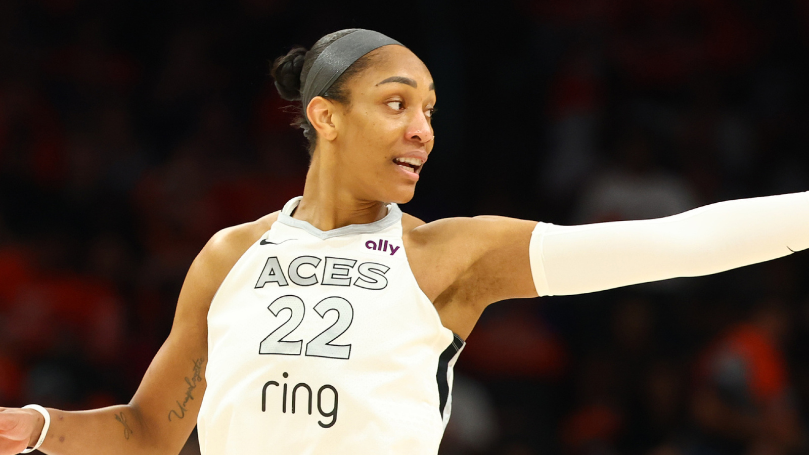 https://www.yardbarker.com/media/0/f/0f8e53be7f83e6f087799e63ba03a9b7981869ec/thumb_16x9/aja-wilsons-game-3-performance-wnba-finals-adds.jpg?v=1