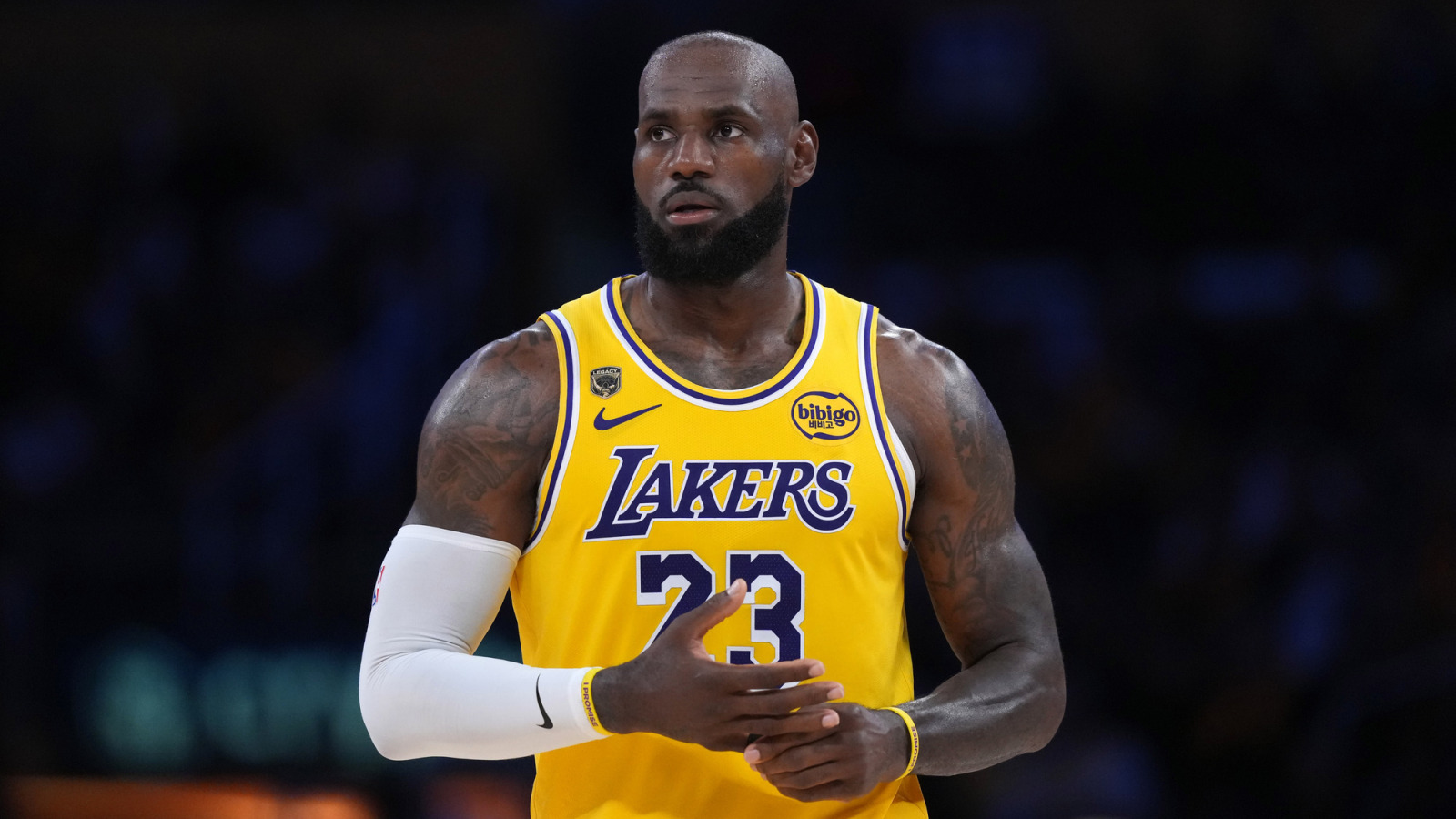 https://www.yardbarker.com/media/0/f/0fad751c7fd614b97e008b761407914c525fcacb/thumb_16x9/lakers-already-lebron-james-replacement-he-deliver.jpg?v=1