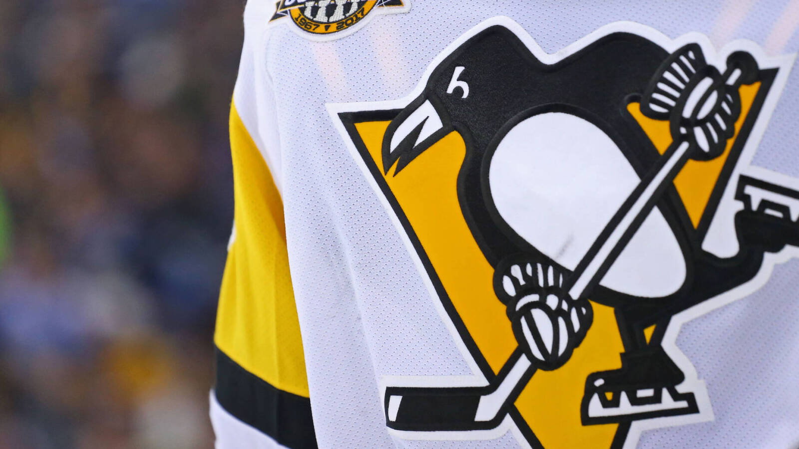 Winter Classic Jerseys: Bruins, Penguins unveil sweaters for