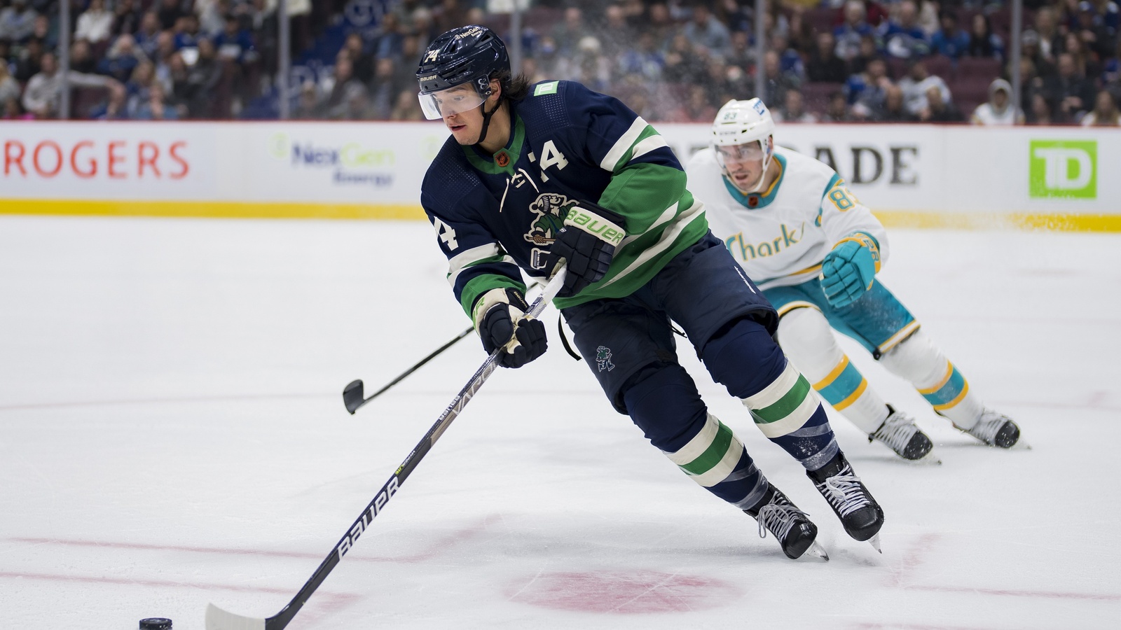 What is a fair extension value for Canucks' Ethan Bear? - Vimarsana News