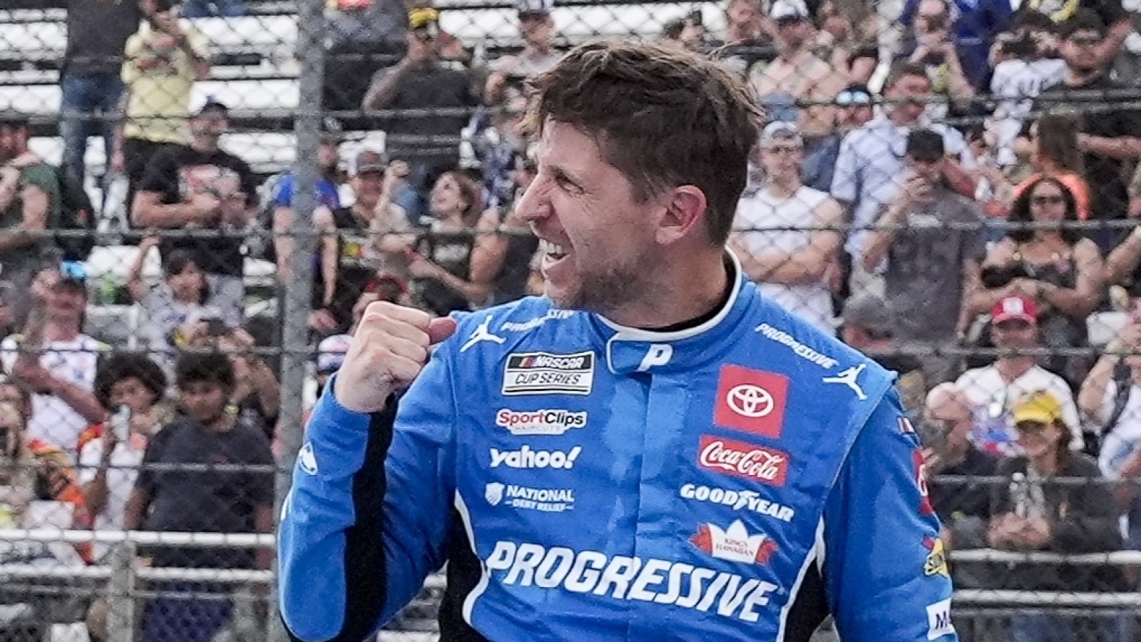 Denny Hamlin puts on a clinic to win Cook Out 400 at Martinsville