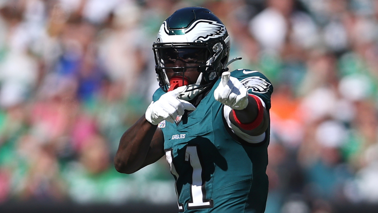 https://www.yardbarker.com/media/1/0/10b6c494ea950bbec7537ad3ce6428d817bebeb4/thumb_16x9/aj-brown-trade-rumors-heating-theres-catch.jpg?v=1