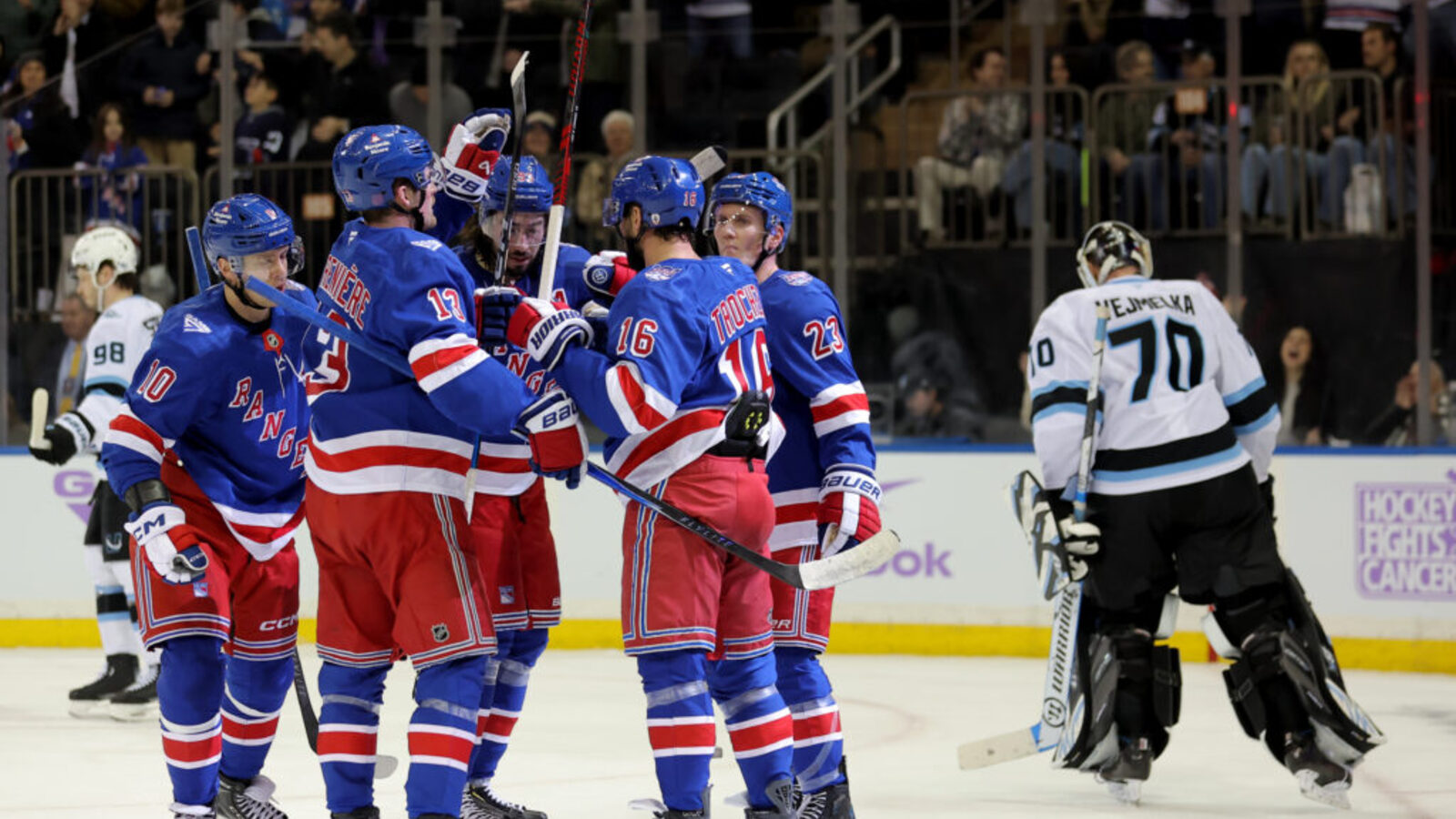 New York Rangers trade star winger to Kings
