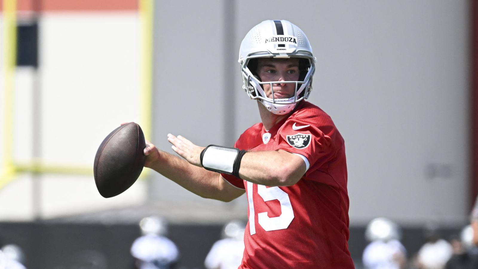 https://www.yardbarker.com/media/1/1/1107b6c7f8824483a5628ad389e55ad9b0e76c64/thumb_16x9/raiders-mendoza-says-he-feels-cousins-qb-battle.jpg?v=1