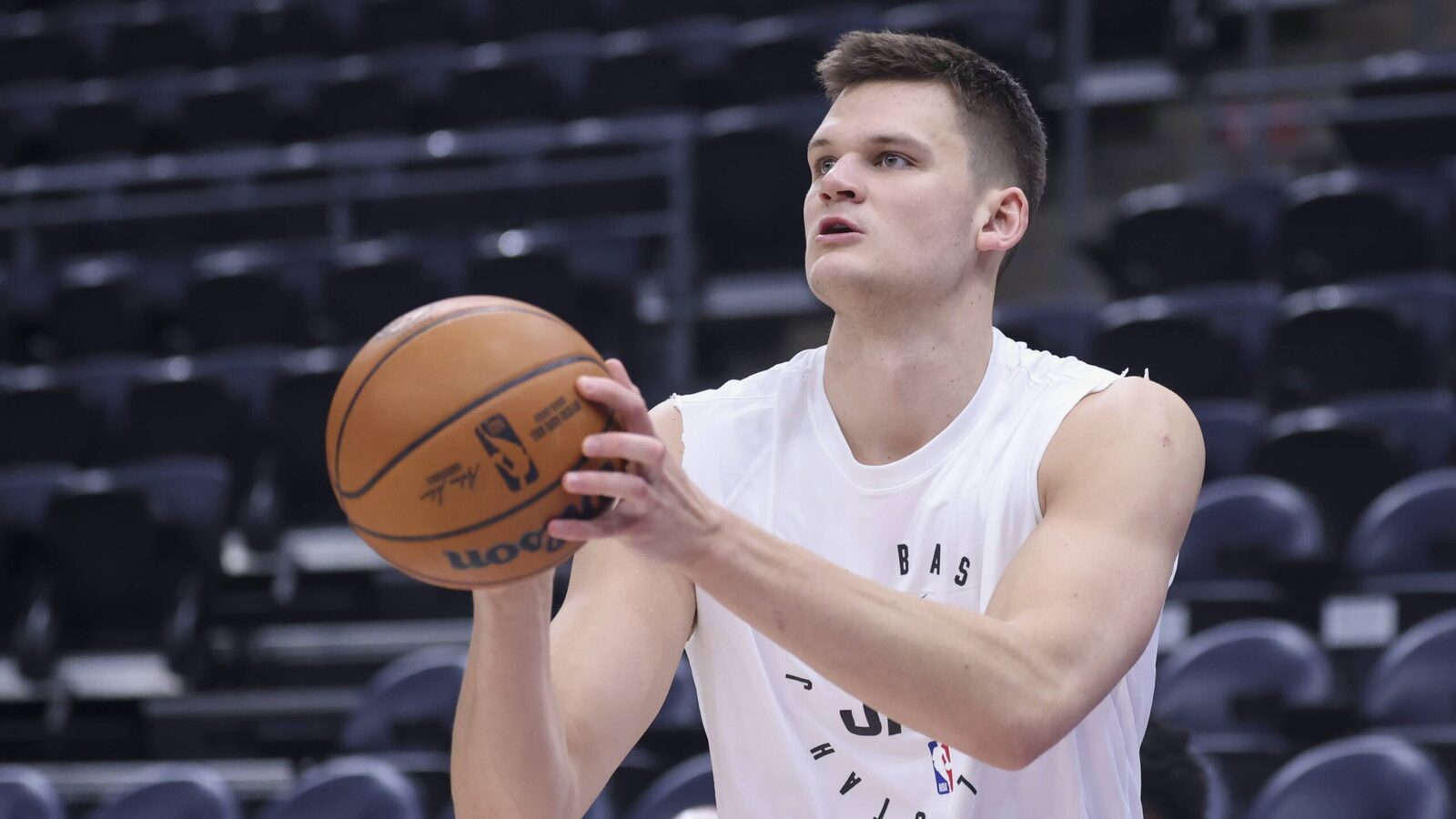 Lakers Executive Explains How Walker Kessler Transforms Team On Both Ends
