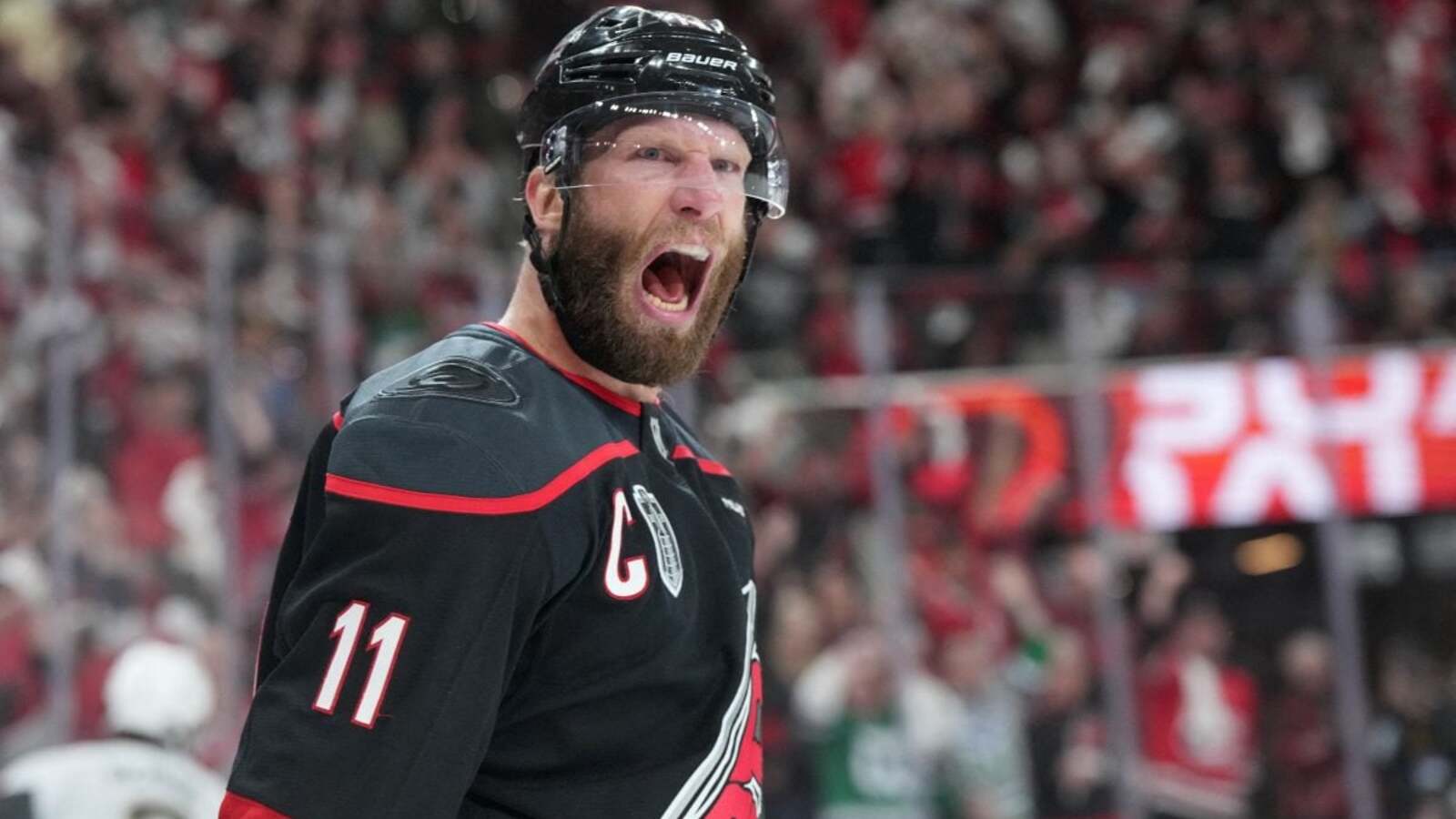 https://www.yardbarker.com/media/1/1/11341403f7c289f21215e9d5f9fe6f560853e53e/thumb_16x9/Jordan-Staal-Hurricanes-7-1200x808.jpg