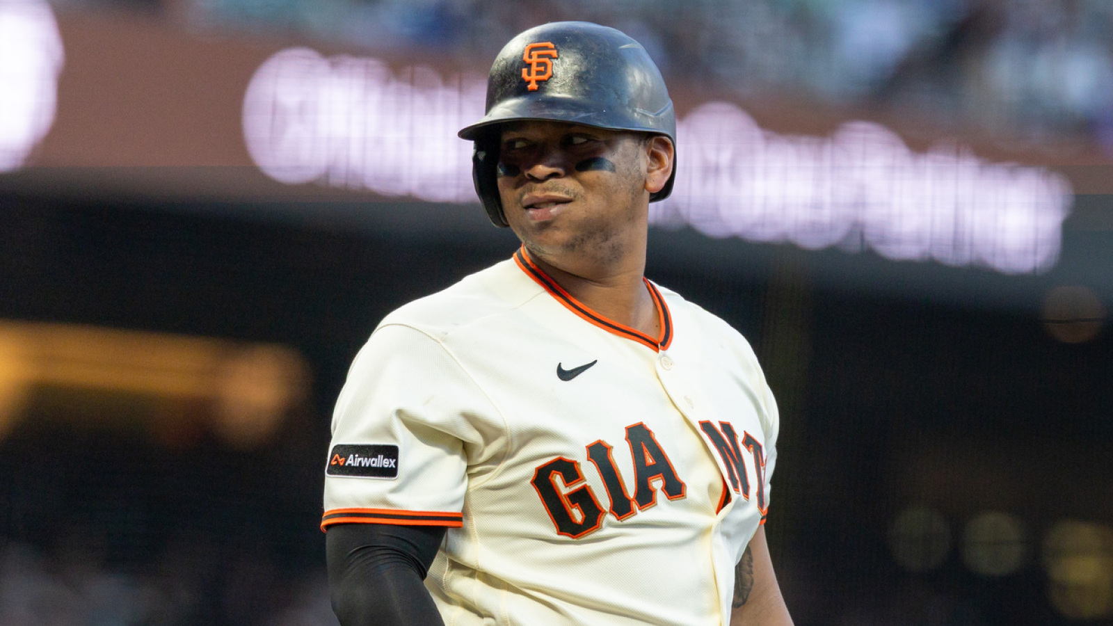 https://www.yardbarker.com/media/1/1/117b59682bd98403b87d8644ae4487aba615e990/thumb_16x9/rafael-devers-joins-barry-bonds-on-multiple.jpg?v=2