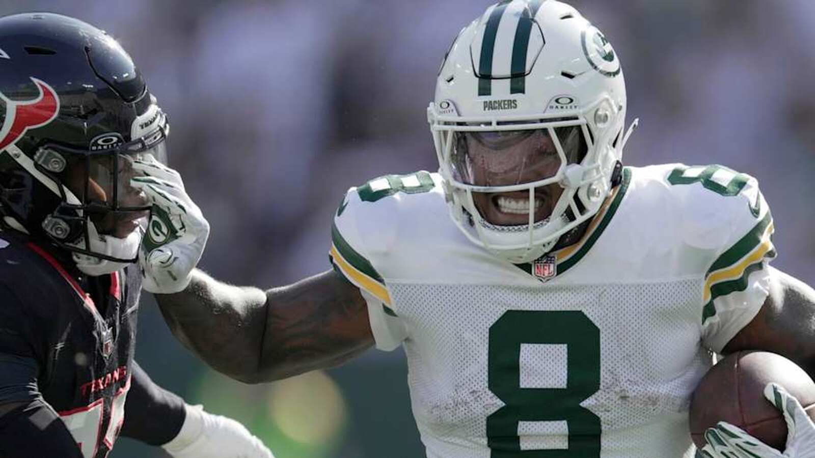 Josh Jacobs Racing Aaron Jones to NFL Milestone | Yardbarker