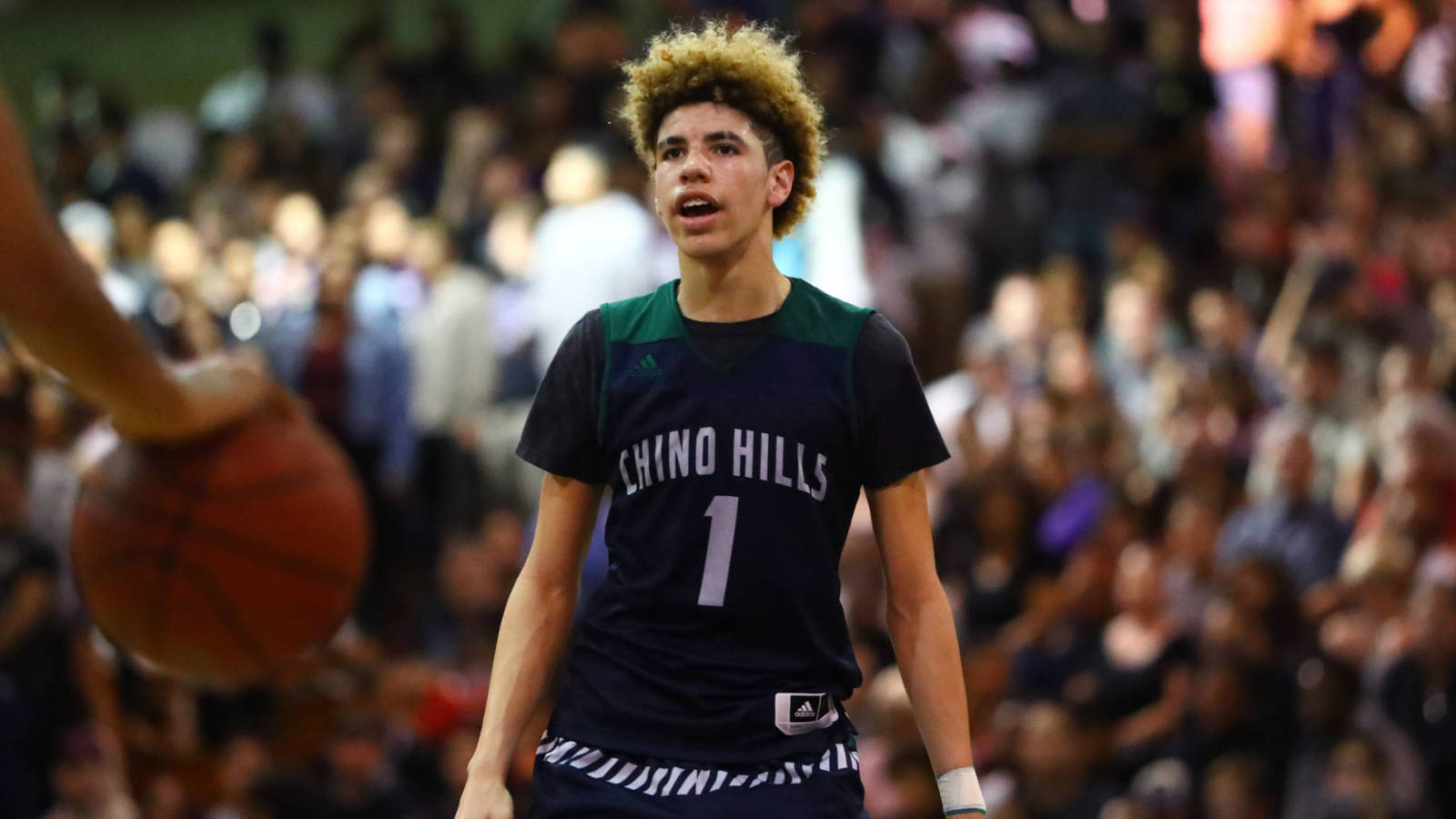 LaVar Ball pulling LaMelo Ball from Chino Hills to home ...