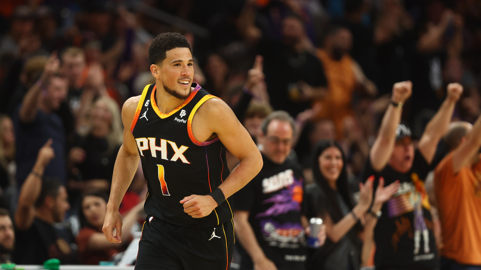 Suns Win in Game 4, Even Series 22 Yardbarker