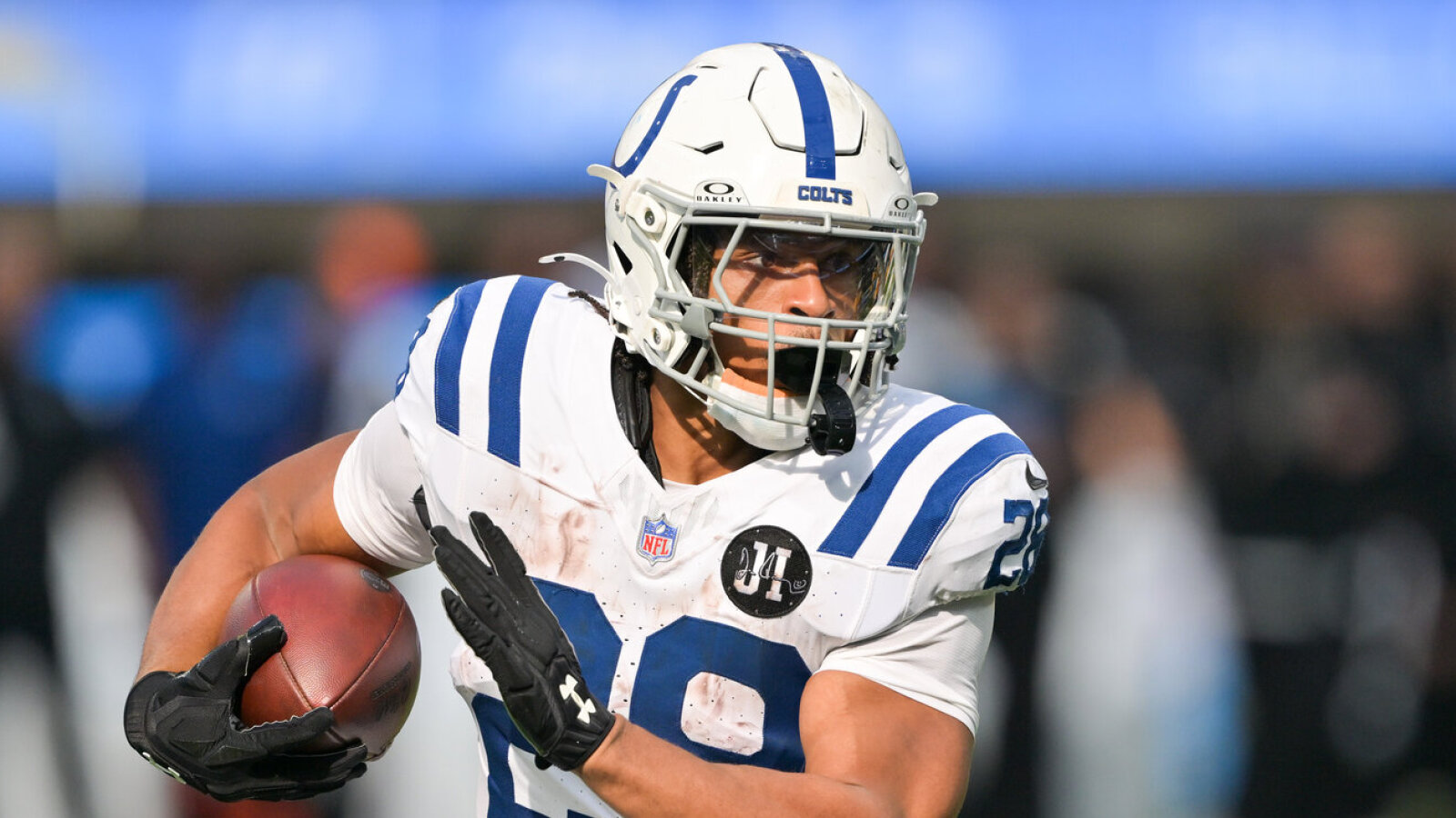 https://www.yardbarker.com/media/1/1/11deecdc975cfeaff631fe1880de038f924ff141/thumb_16x9/colts-daniel-jones-jonathan-taylor-top-qb-rb-duo.jpg?v=1
