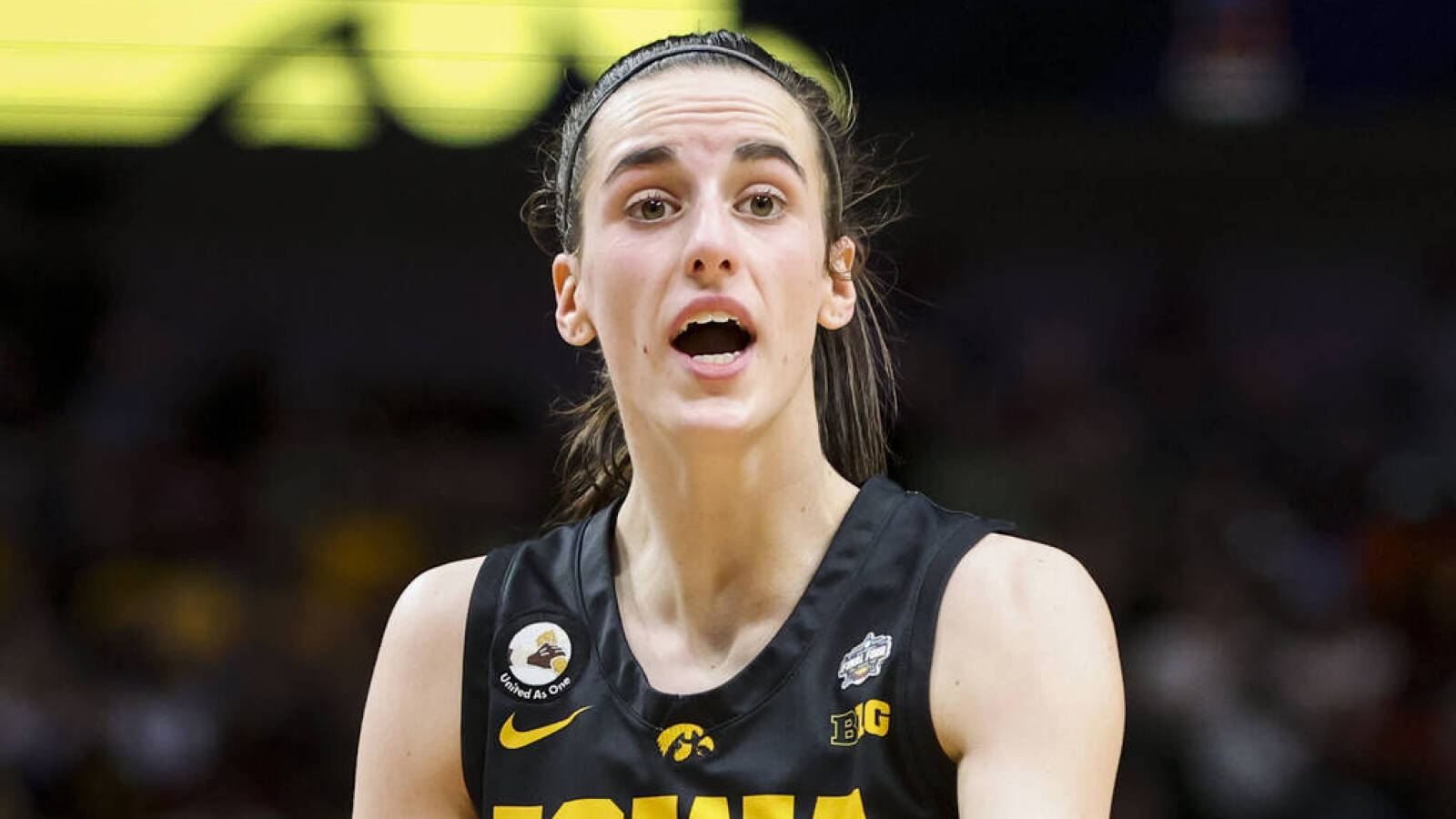 Watch Iowa's Caitlin Clark disrespects Gamecocks guard during Final