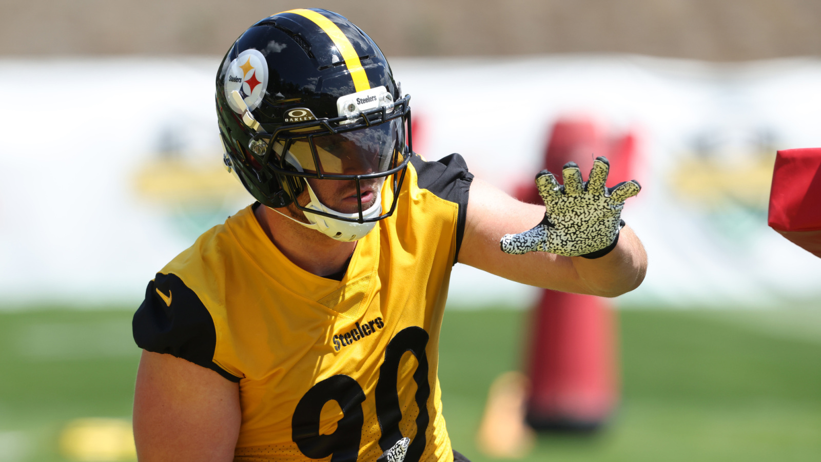 https://www.yardbarker.com/media/1/2/121745b9847ad0fef1b5f86921ea0b0ecca749ea/thumb_16x9/jul-30-2026-latrobe-pa-usa-pittsburgh-steelers.jpg?v=1
