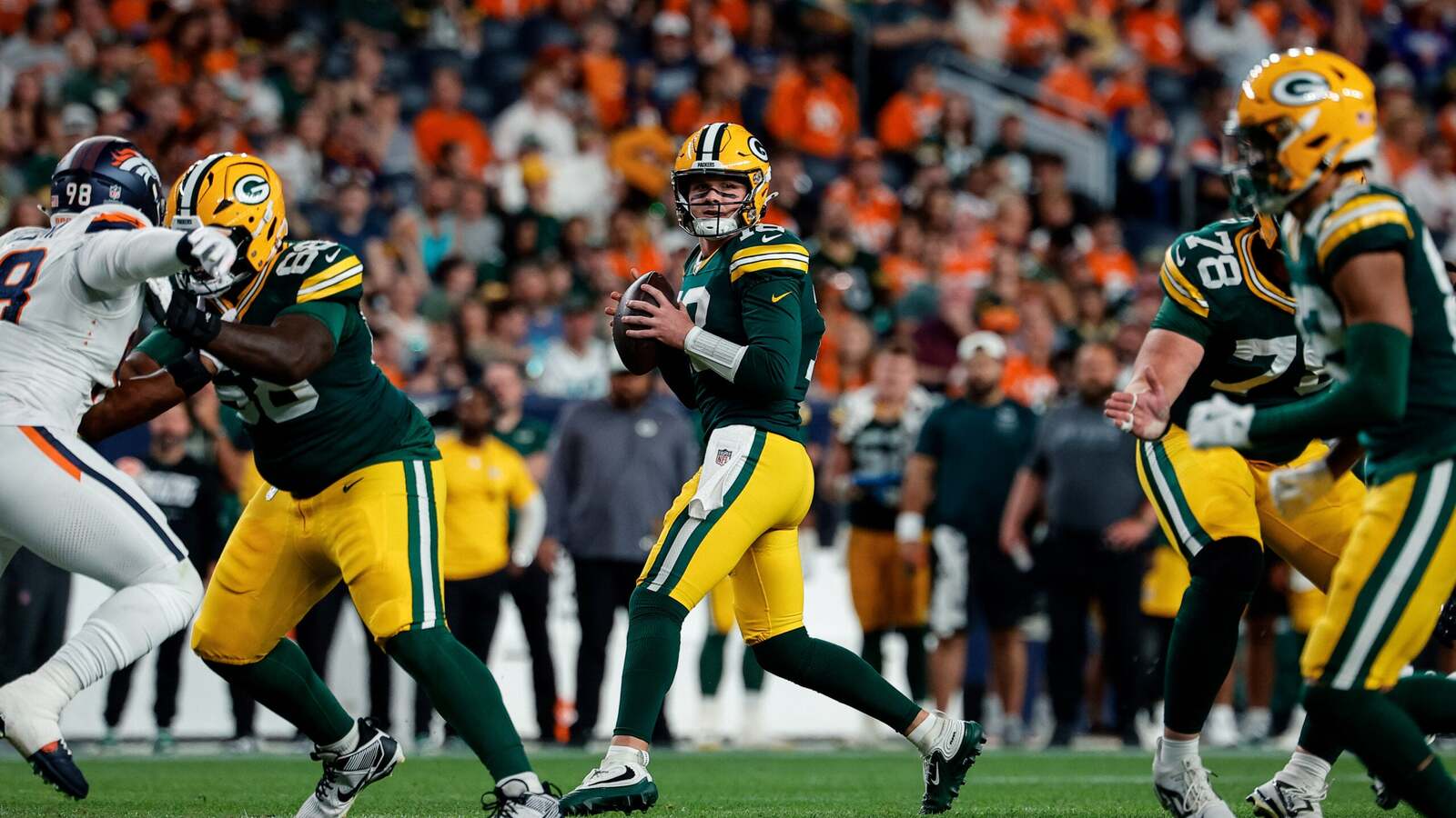 Packers Face Backup QB Dilemma with McCord and Taylor