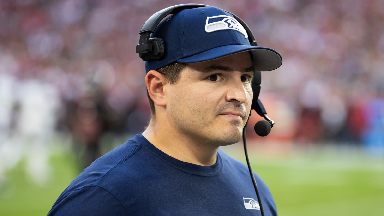 https://www.yardbarker.com/media/1/2/126d0858fe0d8f2f9dea13cce29302961943ded4/thumb_16x9/seahawks-head-coach-speaks-out-multiple-defenders.jpg?v=1