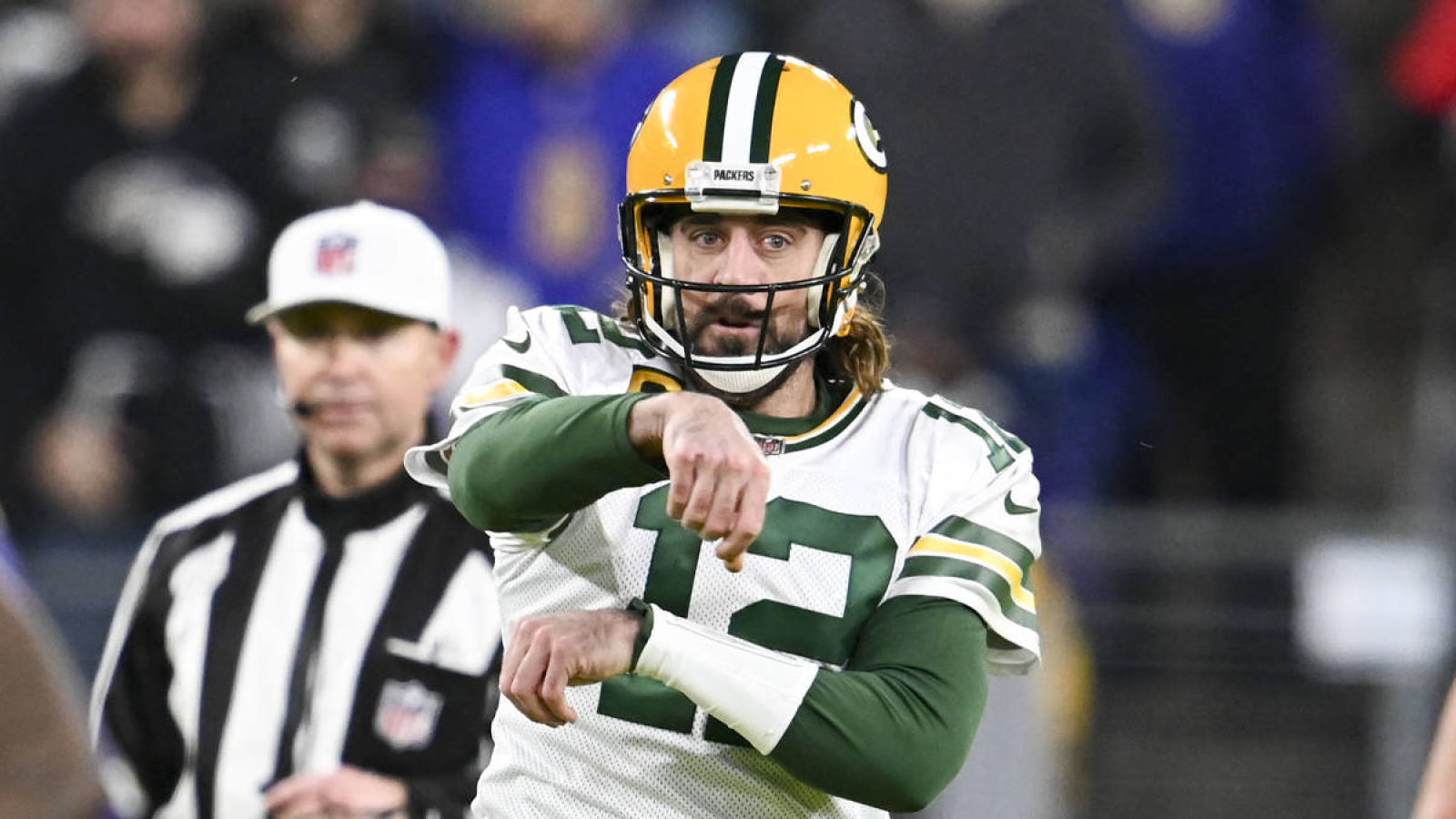 Aaron Rodgers passes Brett Favre as Packers' all-time passing TDs lead...