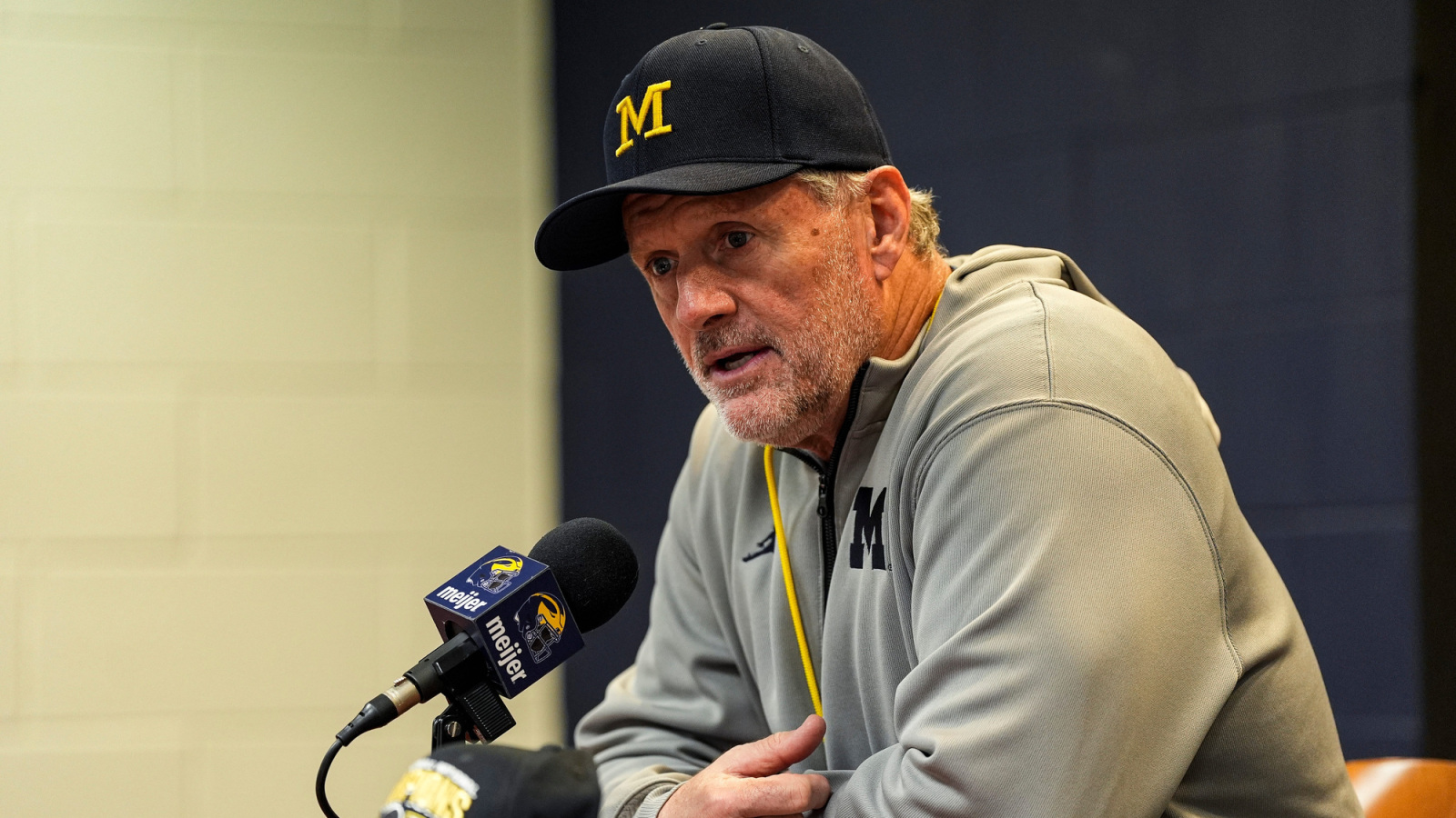 https://www.yardbarker.com/media/1/2/1299534b2cd2f2c16504ee8bae3a59693e3b0078/thumb_16x9/michigan-back-ap-top-25.jpg?v=1