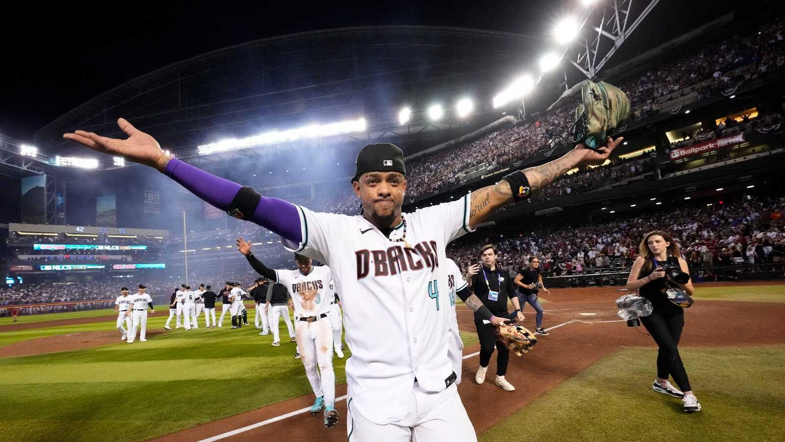 MLB to Continue Broadcasting Arizona Diamondbacks Games in 2024