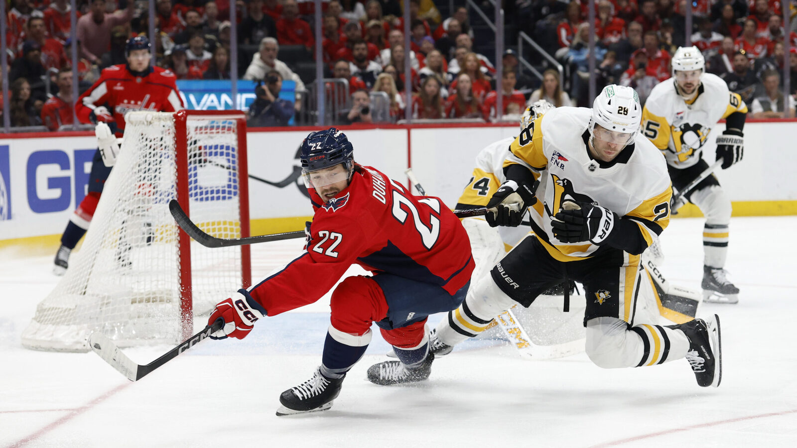 How Brandon Duhaime's signing could impact Steven Lorentz's spot on Maple Leafs