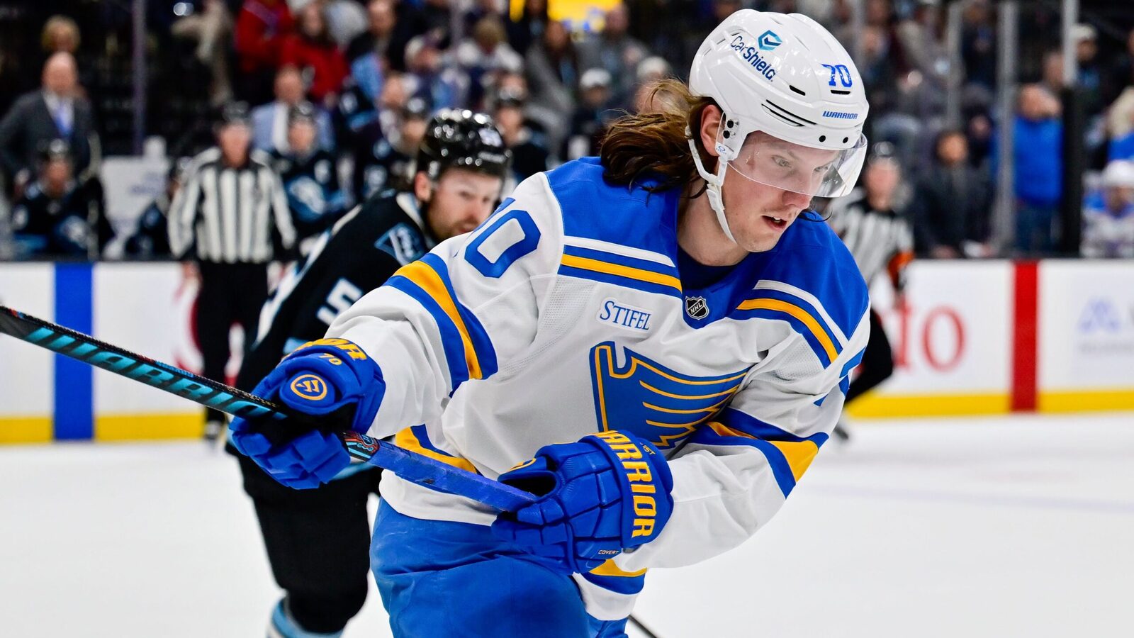 Blues sign Oskar Sundqvist to one-year contract