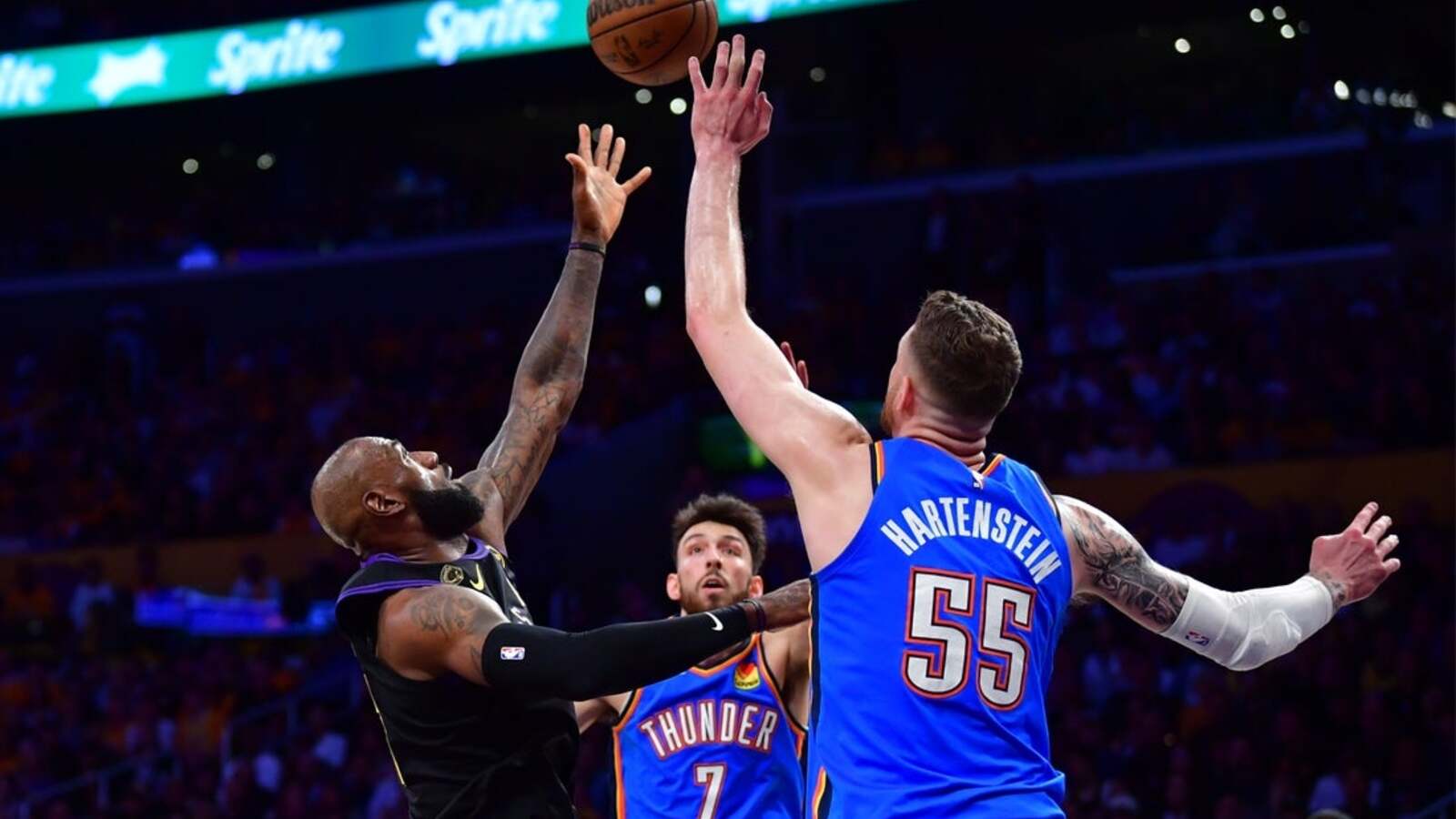 Shai Gilgeous-Alexander, Thunder eke out sweep-sealing win over Lakers ...