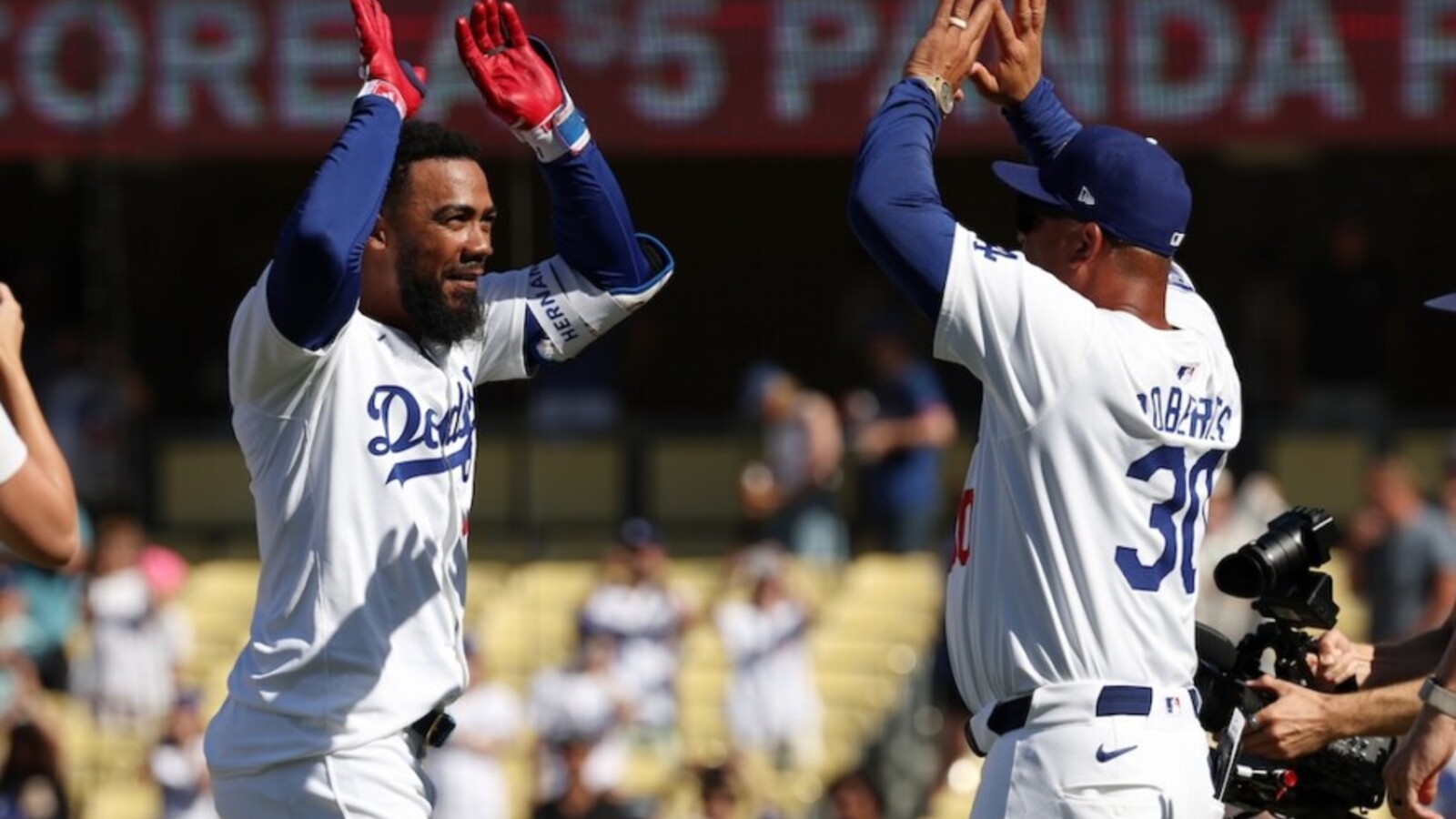Teoscar Hernandez'S Absence: Dave Roberts Gives A Detailed Explanation! - hhlgwbz