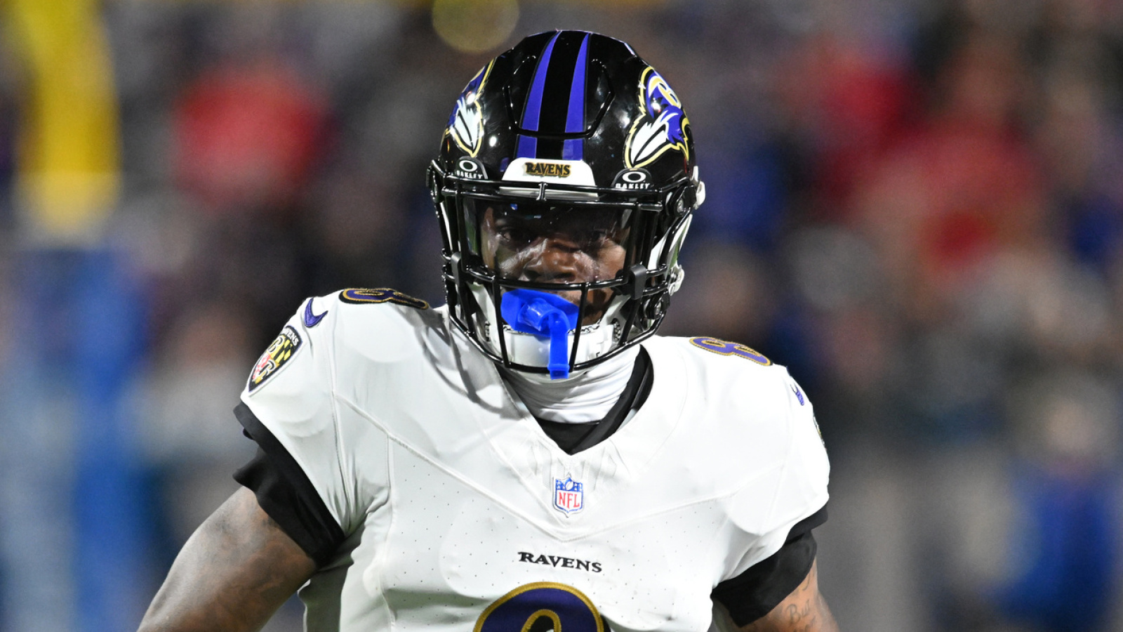 https://www.yardbarker.com/media/1/4/147d6757e7752d3e95c8ea93b651f00476ef20ca/thumb_16x9/lamar-jackson-addresses-shoving-fan-during-ravens.jpg?v=1