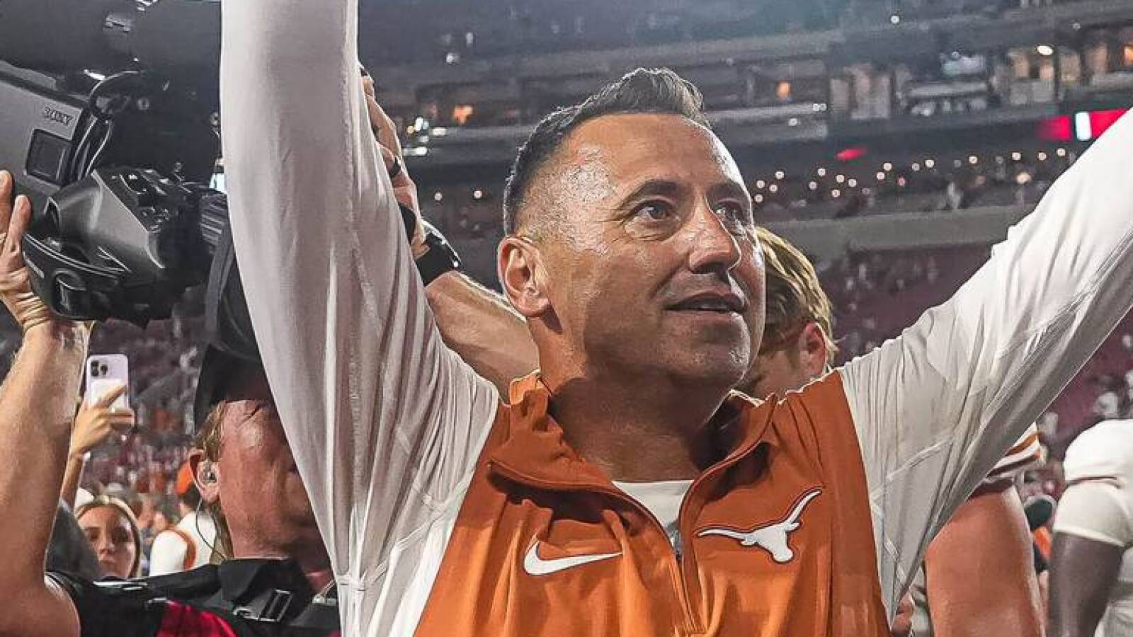 Texas HC Sarkisian dunks on Alabama, Saban after upset