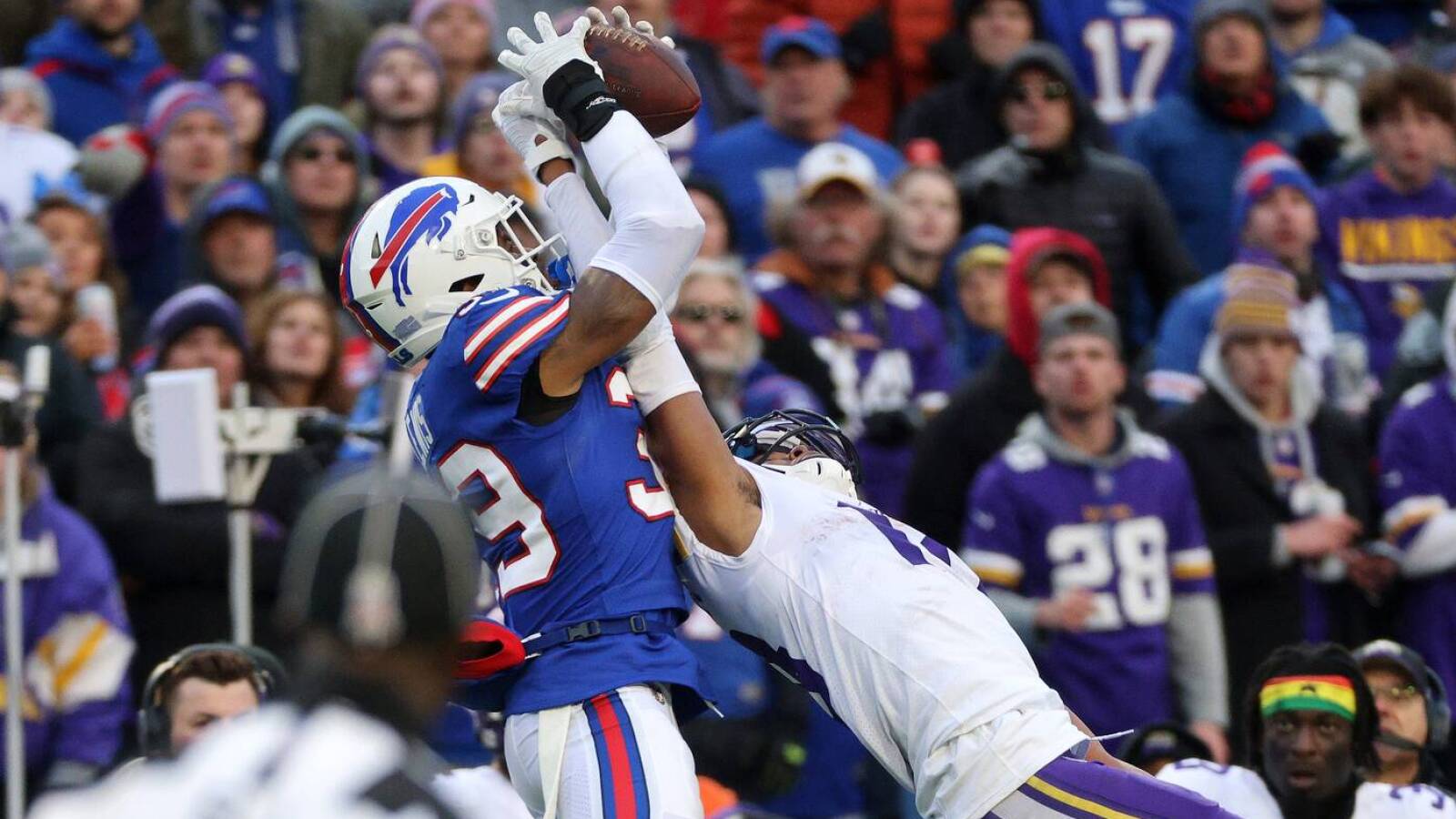 HOF to display gloves Justin Jefferson wore making incredible catch