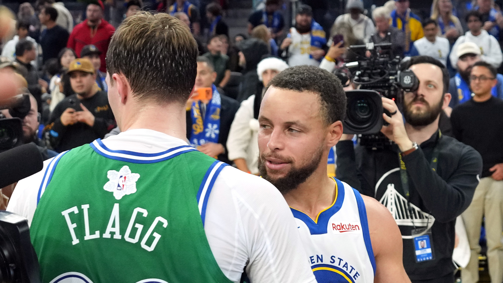 https://www.yardbarker.com/media/1/4/14e8fdf3645b938c2b8802d2cea9177d08b9ee3f/thumb_16x9/steph-curry-praises-cooper-flaggs-christmas-day.jpg