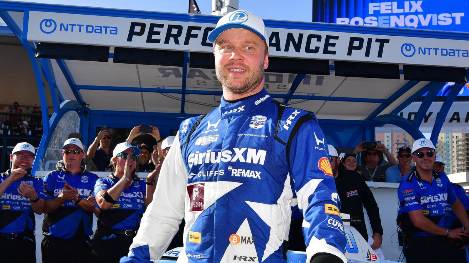 https://www.yardbarker.com/media/1/5/1500990864d69c333f24ef86e2b830d4e89dc098/thumb_16x9/indianapolis-500-practice-4-notebook-felix.jpg?v=1