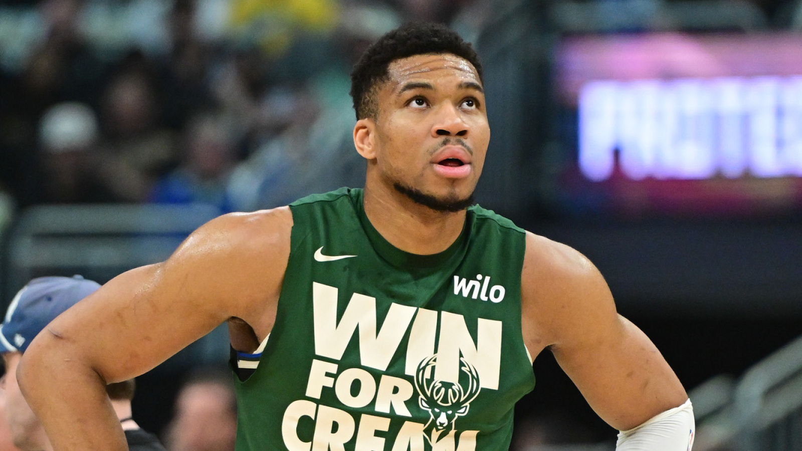 https://www.yardbarker.com/media/1/5/1560b6b398eb0e8ec12679db879ff0e508a9a72f/thumb_16x9/giannis-antetokounmpo-one-team-mind-potential.jpg?v=1