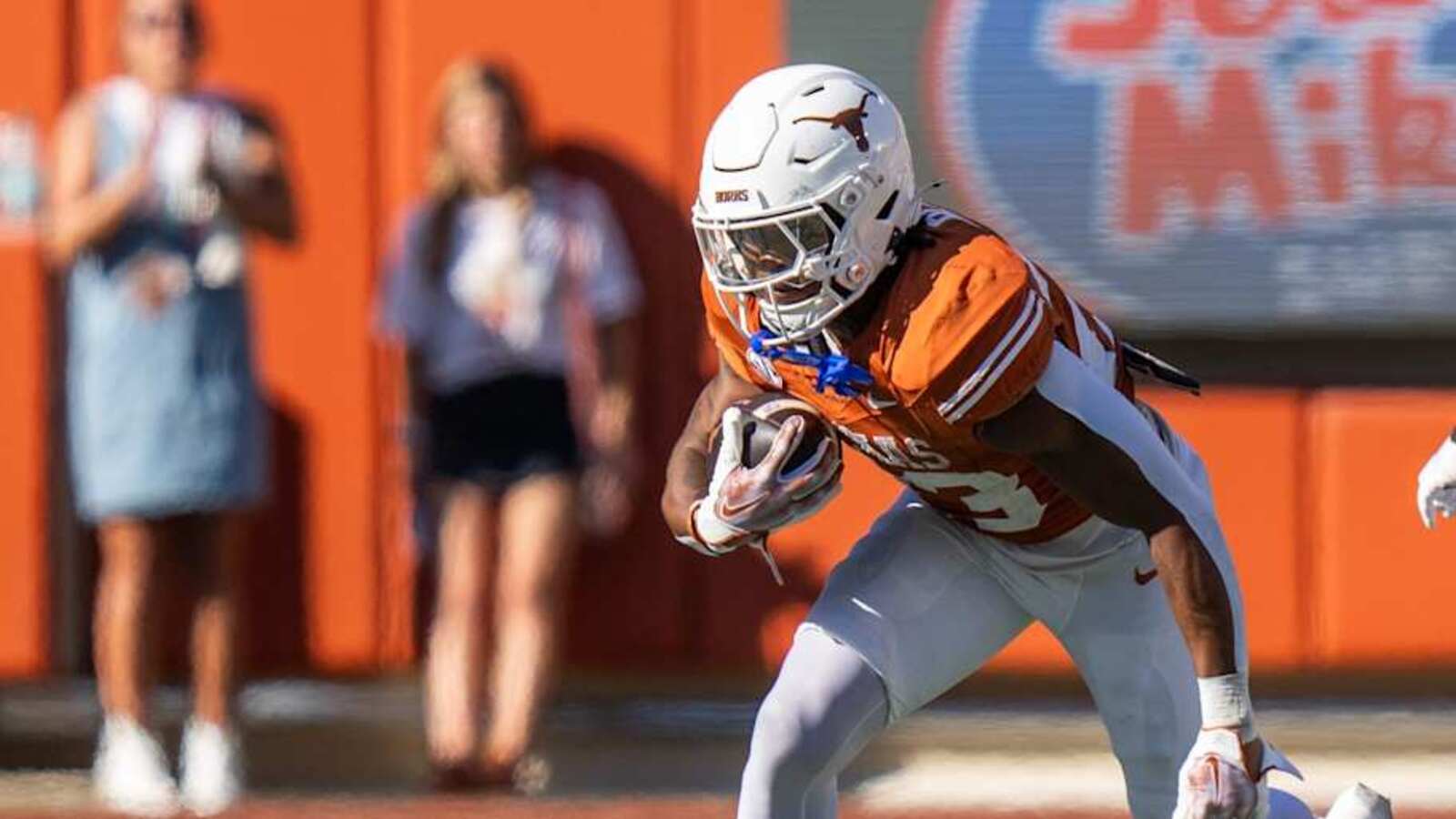 Was Texas RB Jaydon Blue Benched vs. Mississippi State? Yardbarker