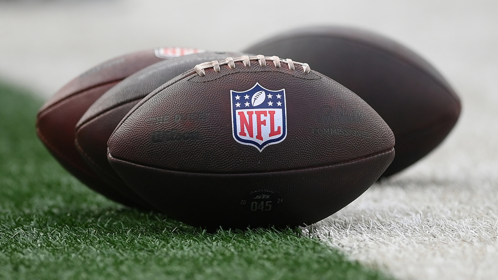 https://www.yardbarker.com/media/1/5/15ff1162233b165d27943d86c70b1285f74658aa/thumb_16x9/nfl-announces-schedule-release-2026-season.jpg?v=1