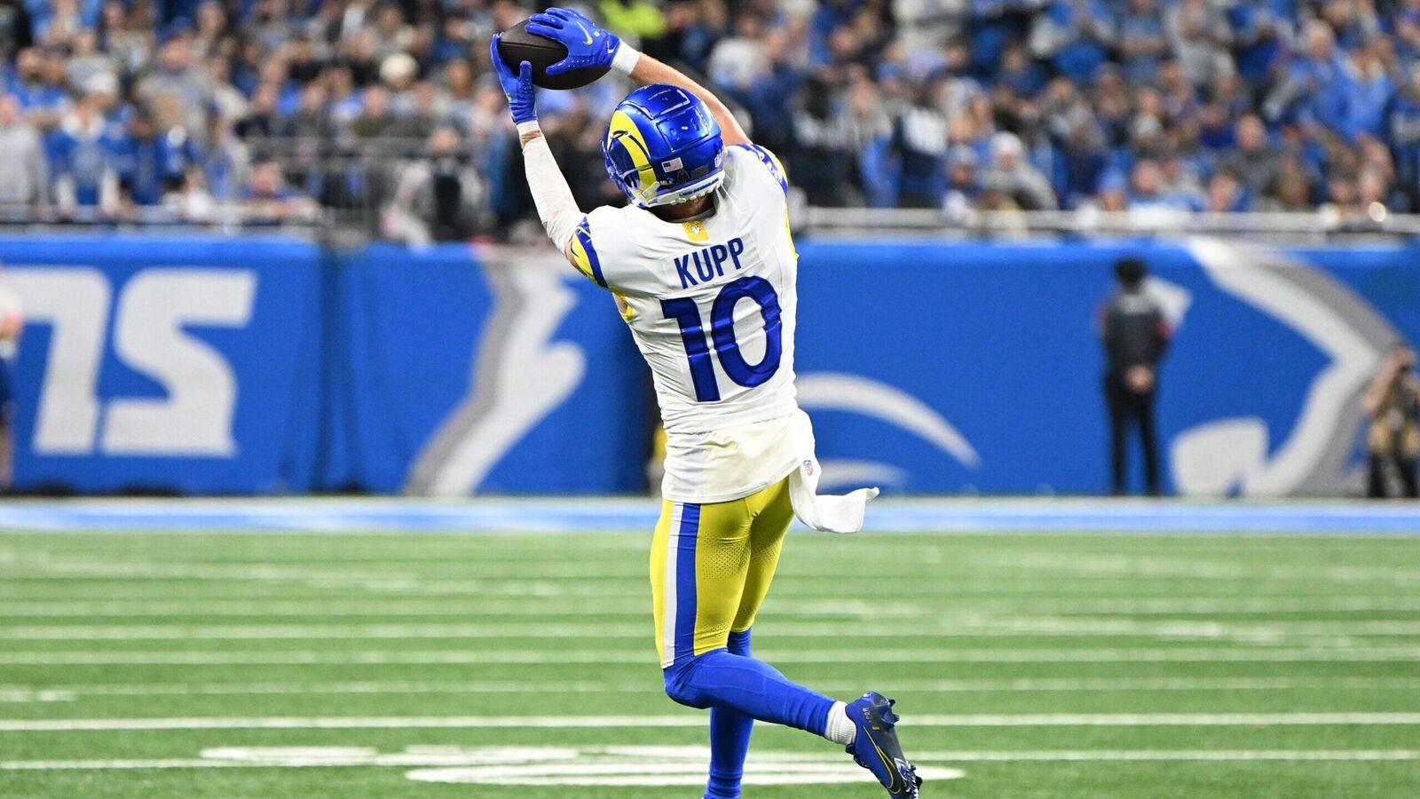 Rams Superstar Wide Receiver Will Reportedly Play vs Minnesota Vikings