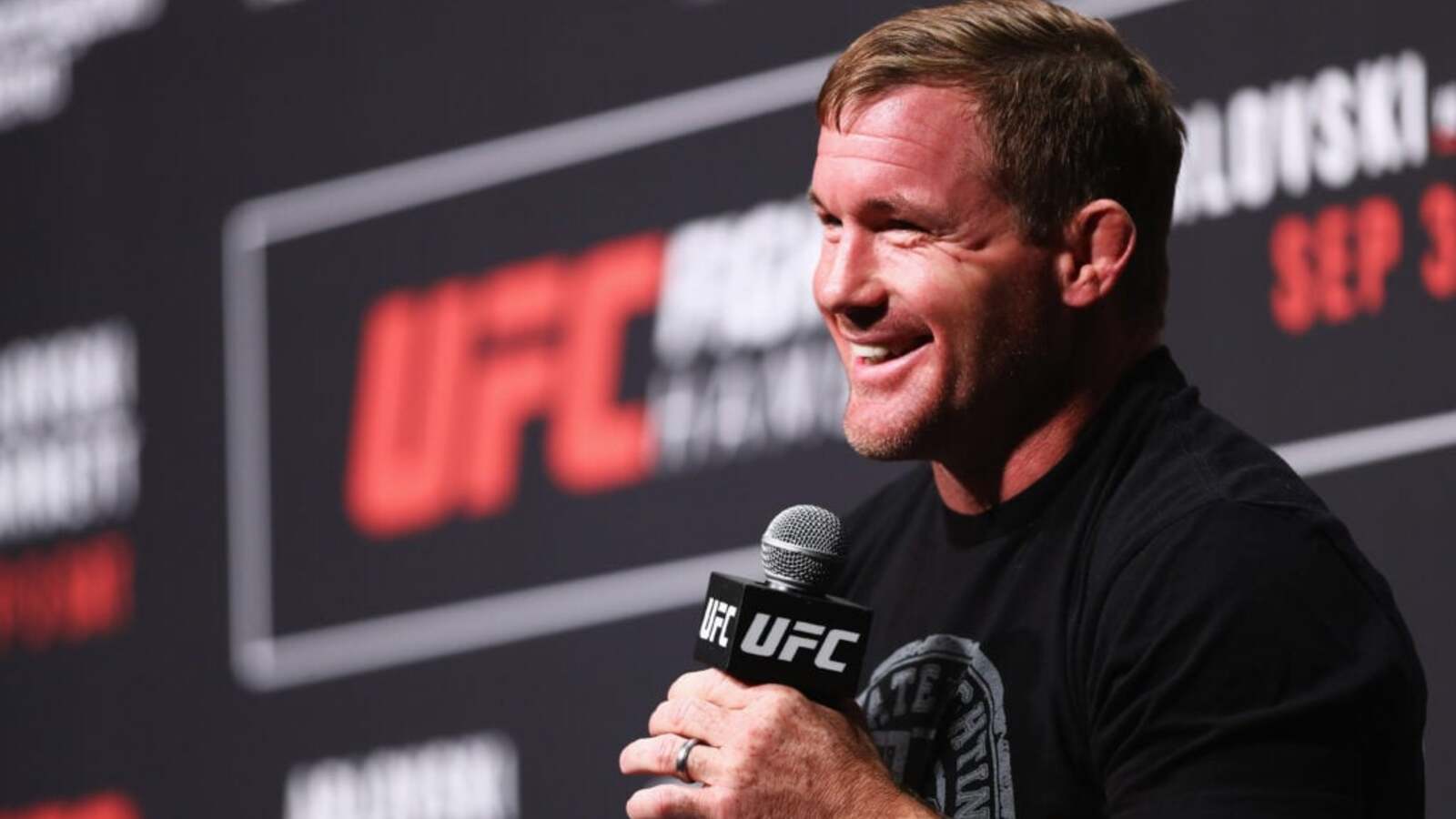 UFC legend Matt Hughes loses finger in accident but jokes | Yardbarker