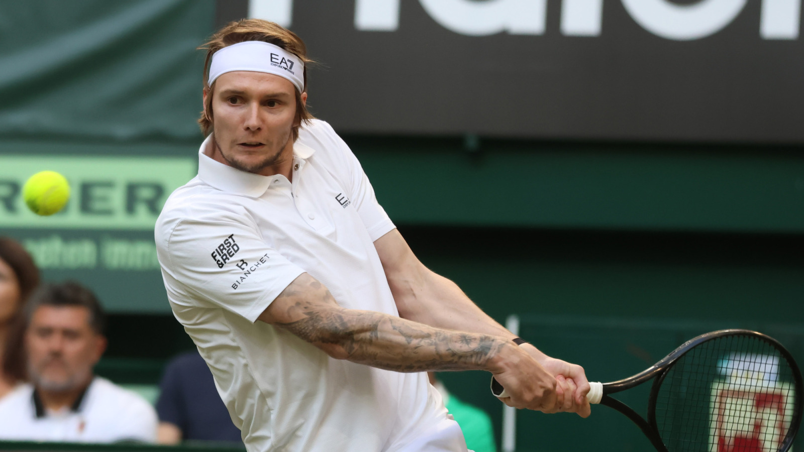 https://www.yardbarker.com/media/1/6/16ddc7385e7dacda7c1b63d2c1c52c2b4c80b0aa/thumb_16x9/tennis-court-wortmann-open-alexander-bublik-kaz.jpg?v=1