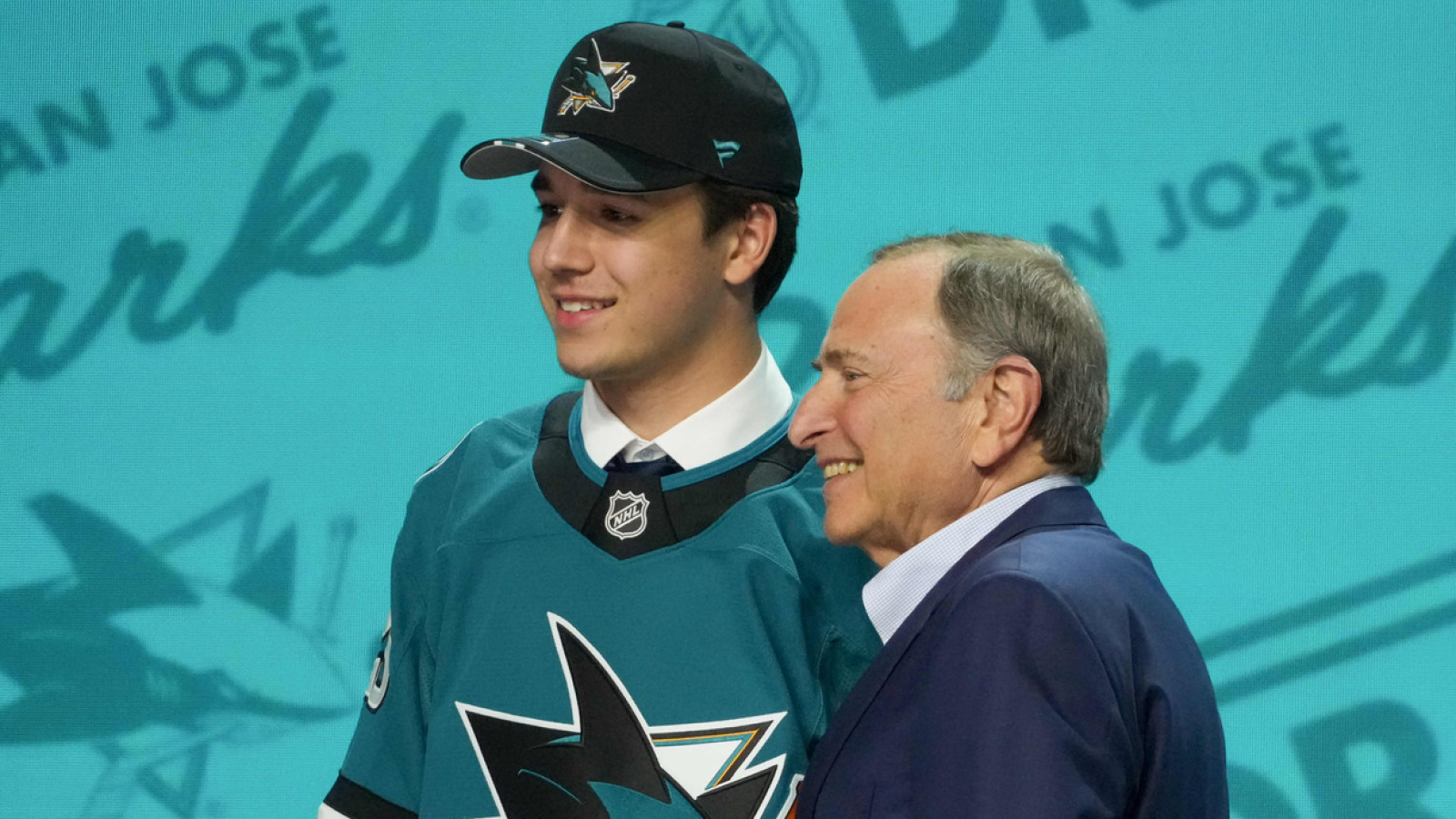 https://www.yardbarker.com/media/1/6/16e4faa05c7c9cc93cd83b70342dc23866bc4fbd/thumb_16x9/future-bright-sharks-selecting-star-prospect.jpg?v=2