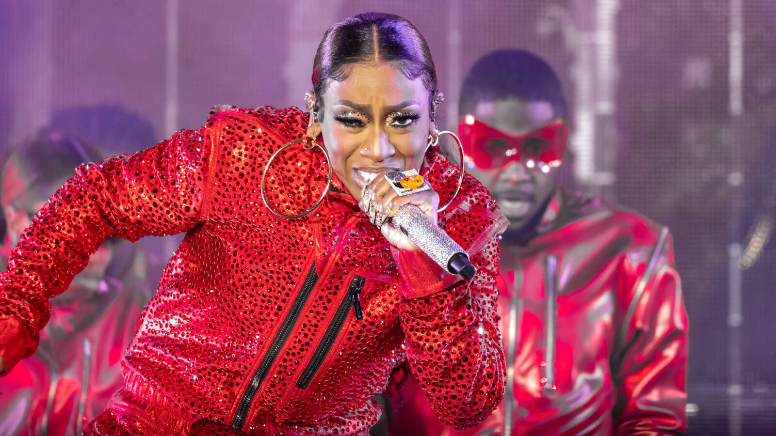 20-female-mcs-who-impacted-hip-hop-yardbarker
