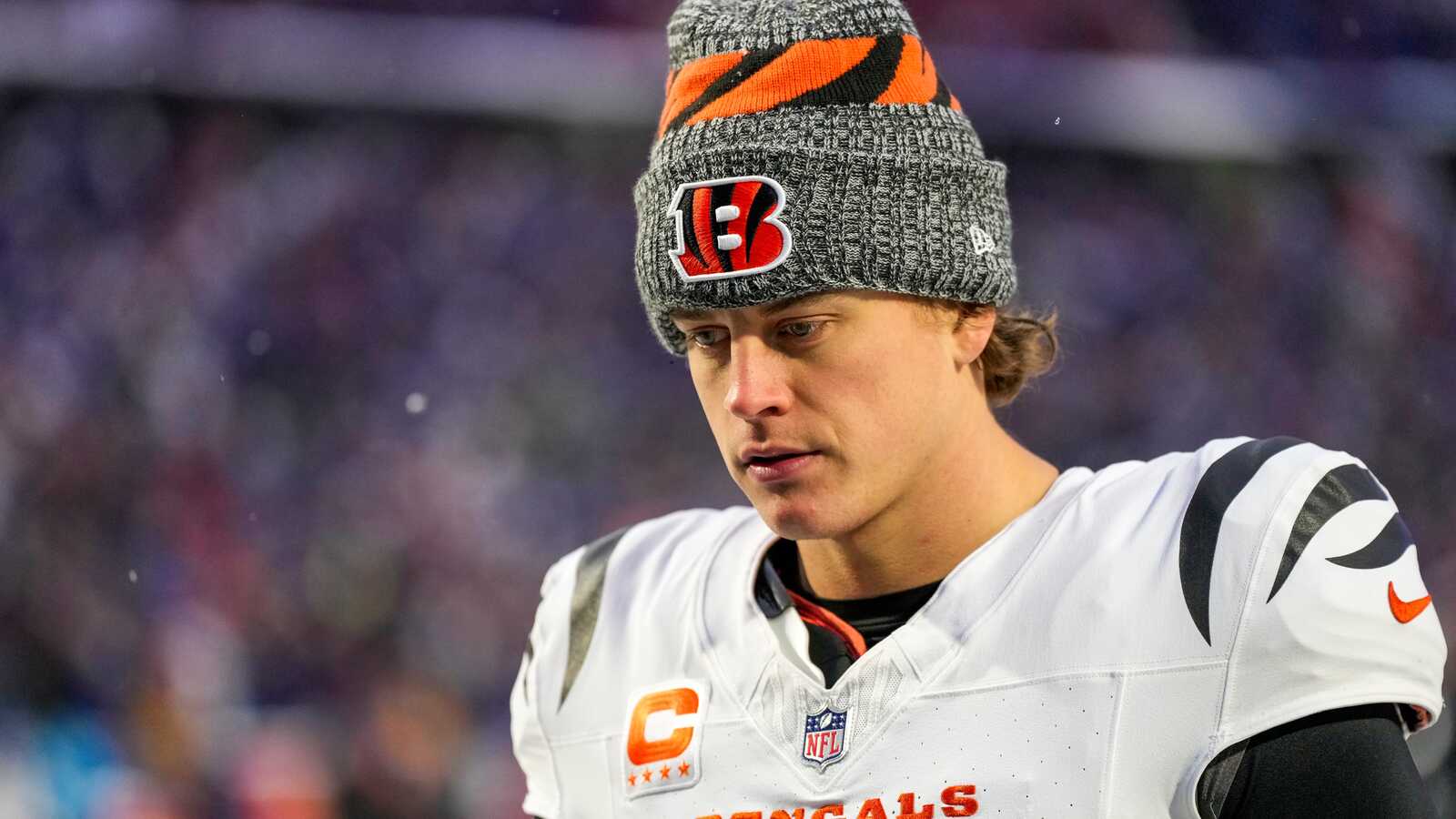 https://www.yardbarker.com/media/1/7/1740c4da5ab0dd1be1195b9e1bf087d244192d30/thumb_16x9/cincinnati-bengals-quarterback-joe-burrow-9-heads.jpg?v=1