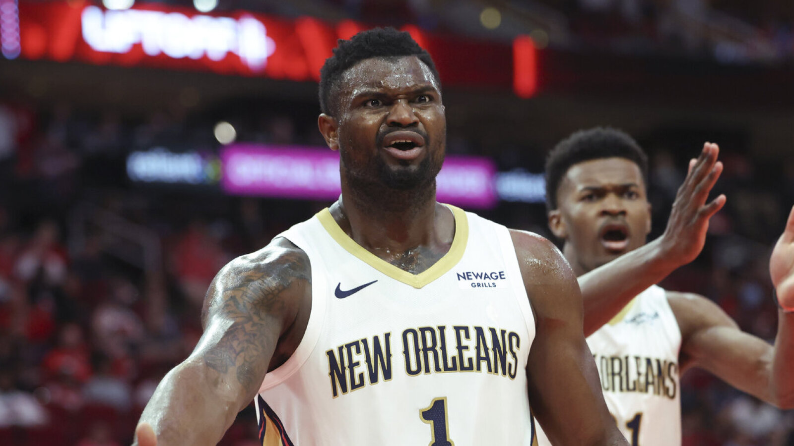 https://www.yardbarker.com/media/1/7/1750231407f36391d4235dab4ebc08b2a60af631/thumb_16x9/pelicans-exec-makes-teams-stance-on-zion.jpg?v=1