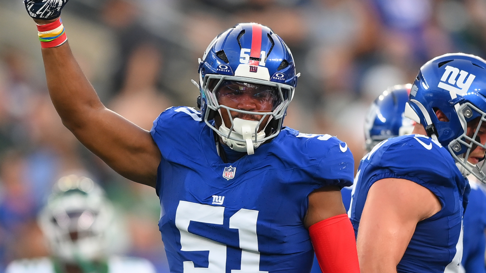 https://www.yardbarker.com/media/1/7/1772e5fd68e96bcd81ac184808144a979a70623f/thumb_16x9/giants-rookie-sends-warning-nfl-dominant.jpg?v=1