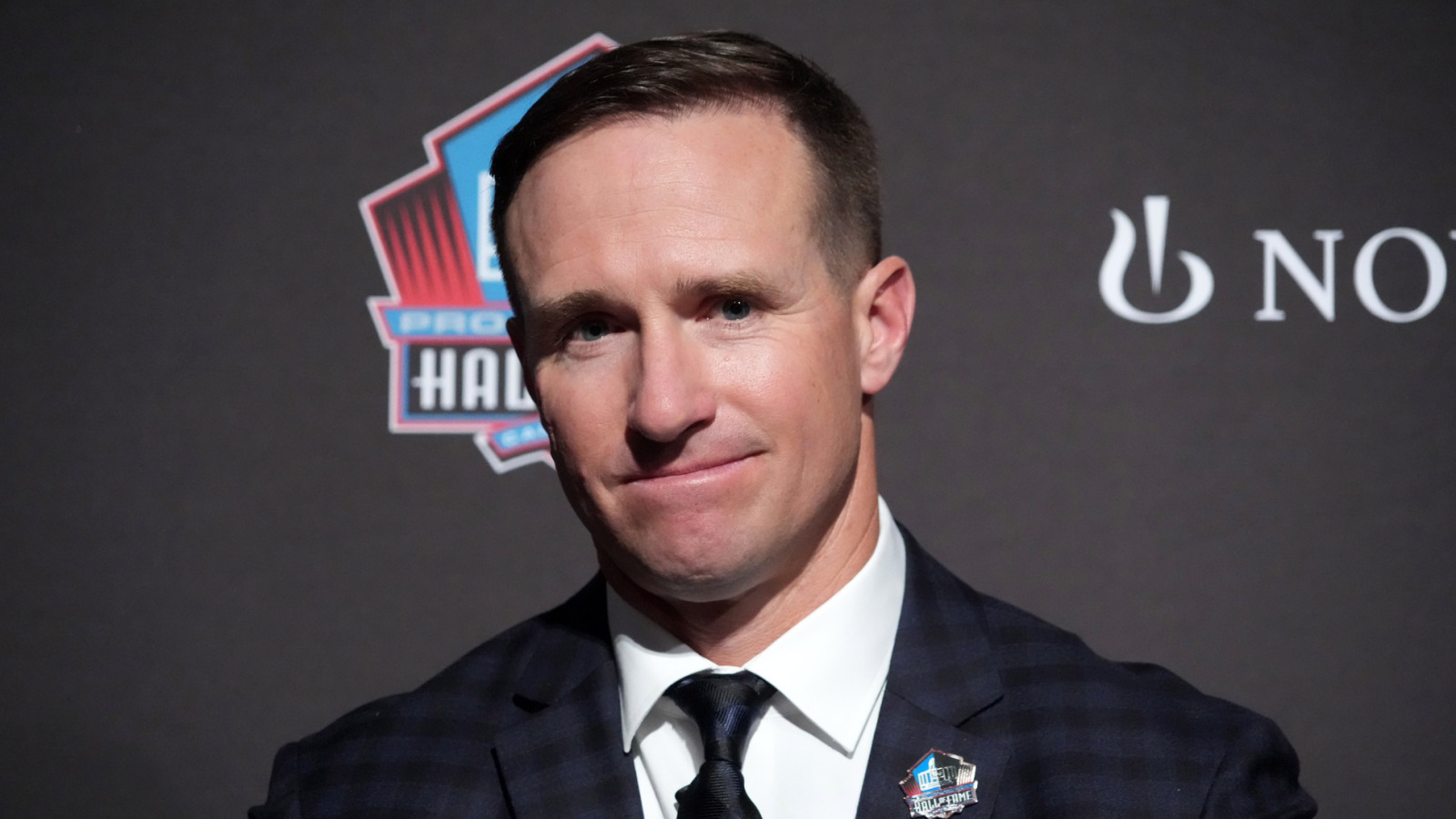 https://www.yardbarker.com/media/1/7/1794674473e1ffcef0d2093d25f328b4416c30d4/thumb_16x9/drew-brees-gives-tom-brady-worst-possible.jpg?v=1