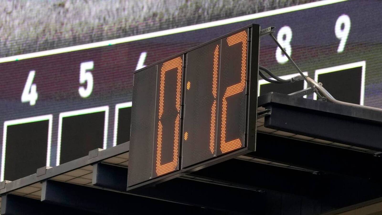 MLB makes decision on postseason pitch clock rules Yardbarker