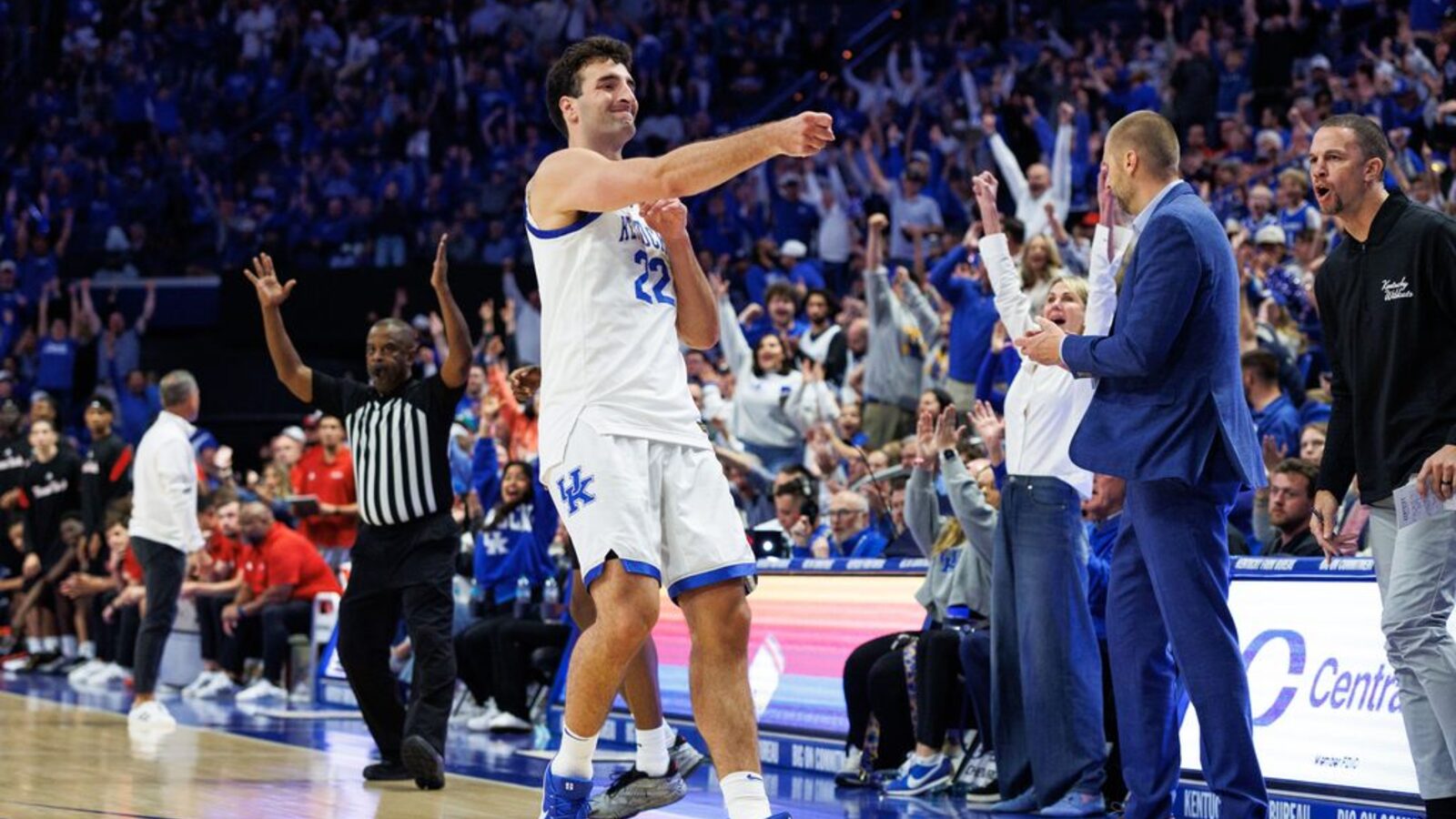 Kentucky Basketball Continues Impressive Preseason With Win Over Texas ...