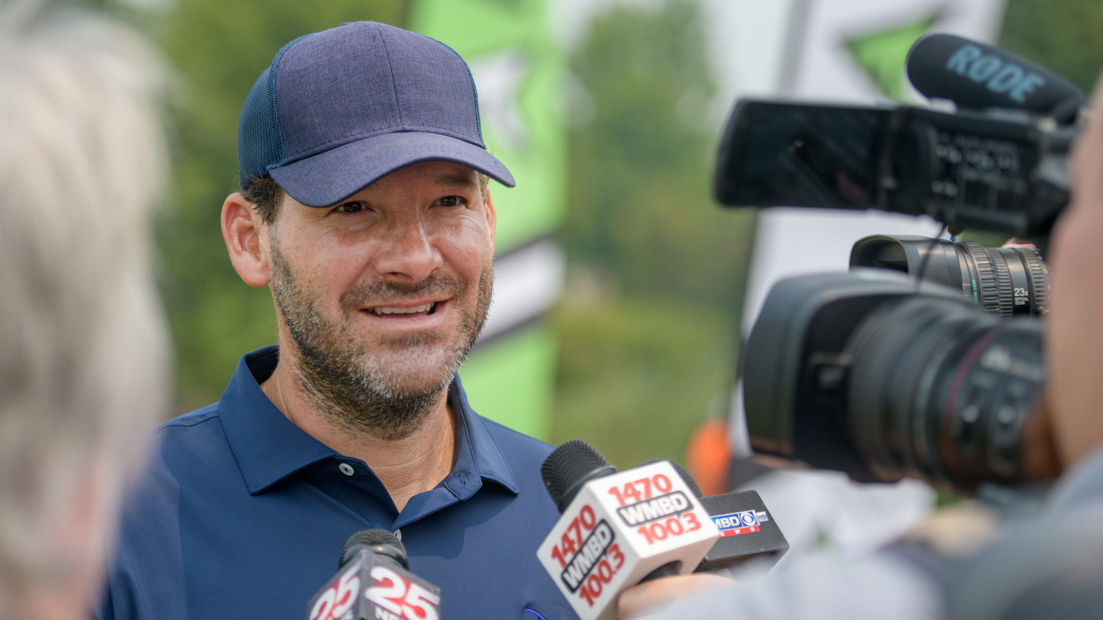 https://www.yardbarker.com/media/1/8/189a239a0d3934606331366221a7a30288c3c6ed/thumb_16x9/cbs-sports-places-tony-romo-on-leave.jpg