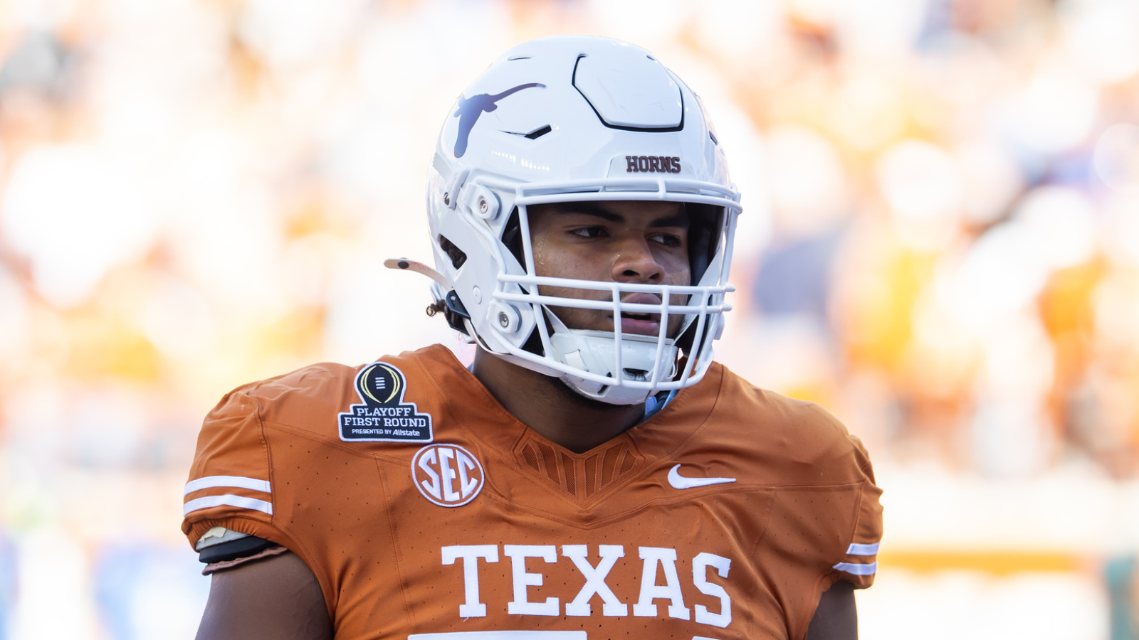 https://www.yardbarker.com/media/1/8/18ba291664663dda0d4d455bda09854b48ed65a2/thumb_16x9/trevor-goosby-update-good-news-texas-qb-arch.jpg?v=1