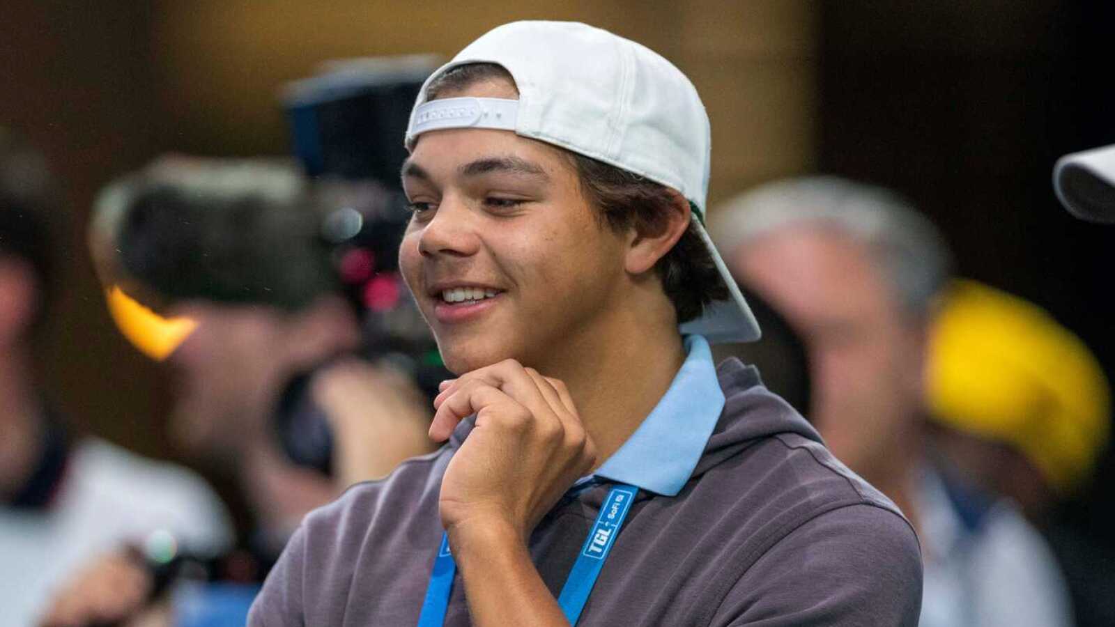 https://www.yardbarker.com/media/1/8/18bb0e6b9dbeea34e04fd27286bd510219c34f8c/thumb_16x9/charlie-woods-follows-dads-footsteps-first-junior.jpg?v=3