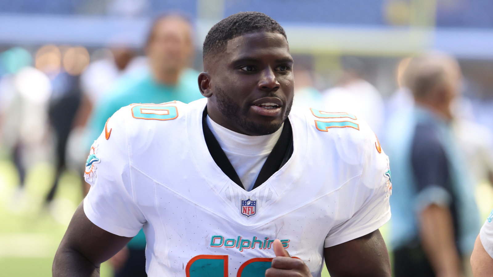 https://www.yardbarker.com/media/1/8/18ddbdb158e7aa25adfc76161b20617b69ed3bd3/thumb_16x9/tyreek-hills-stance-on-dolphins-revealed-amid.jpg?v=1