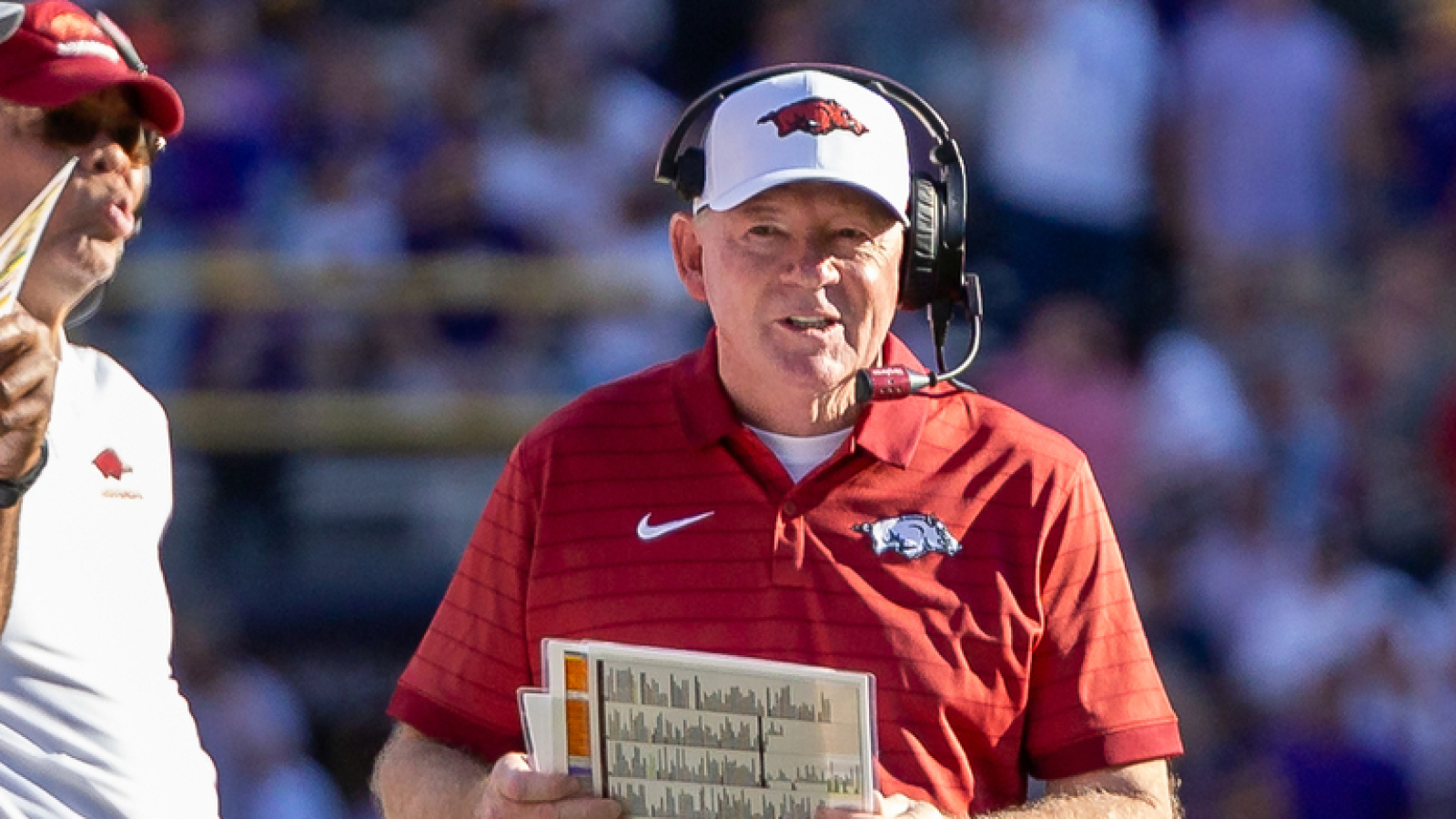 https://www.yardbarker.com/media/1/9/195a79c48fe42c8eb6976792aaf5428f0e4c4573/thumb_16x9/petrino-makes-honest-admission-arkansas-latest.jpg?v=1